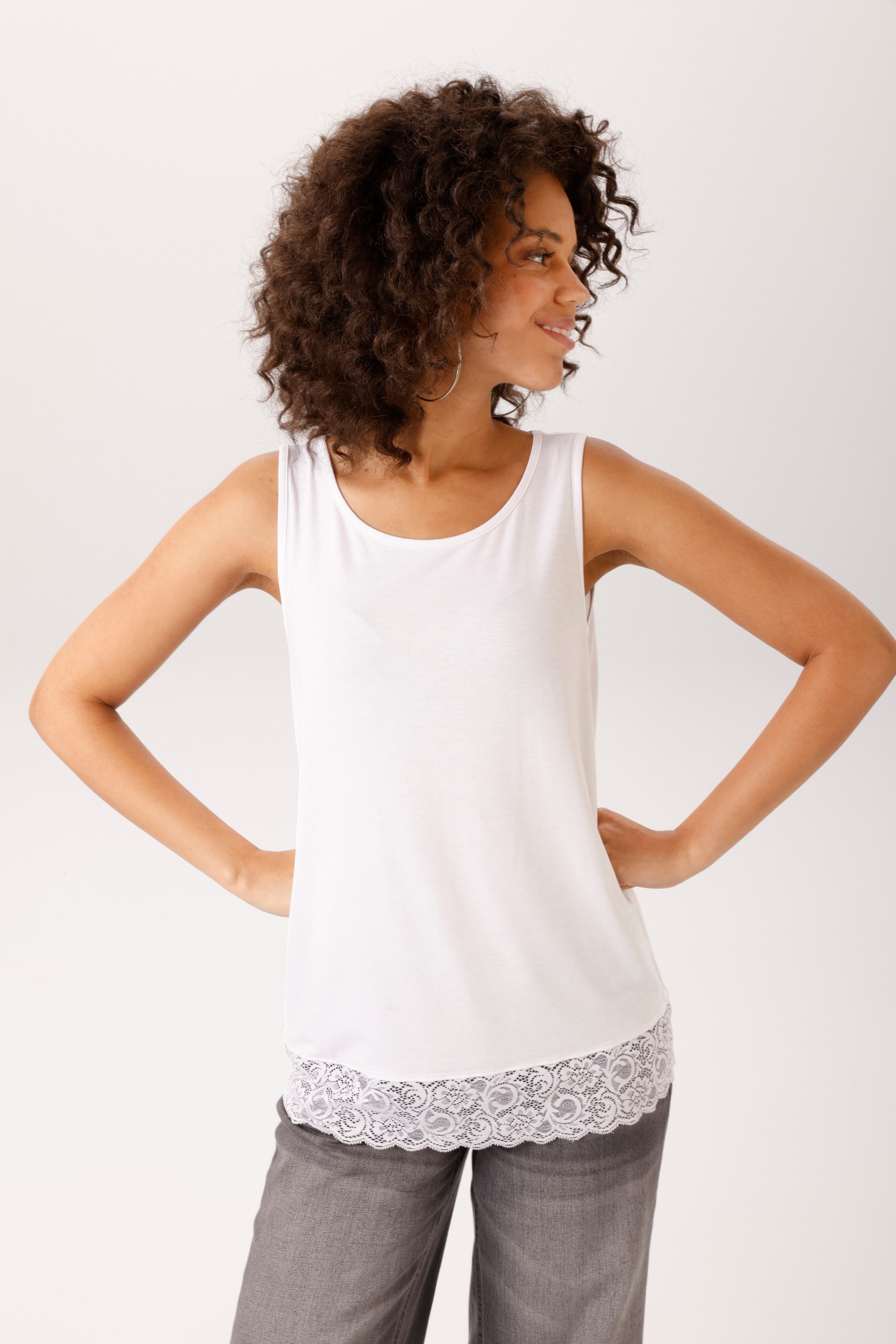 Aniston CASUAL Tanktop mit gewellter, elastischer Spitzenborte am Saum - NEUE KOLLEKTION