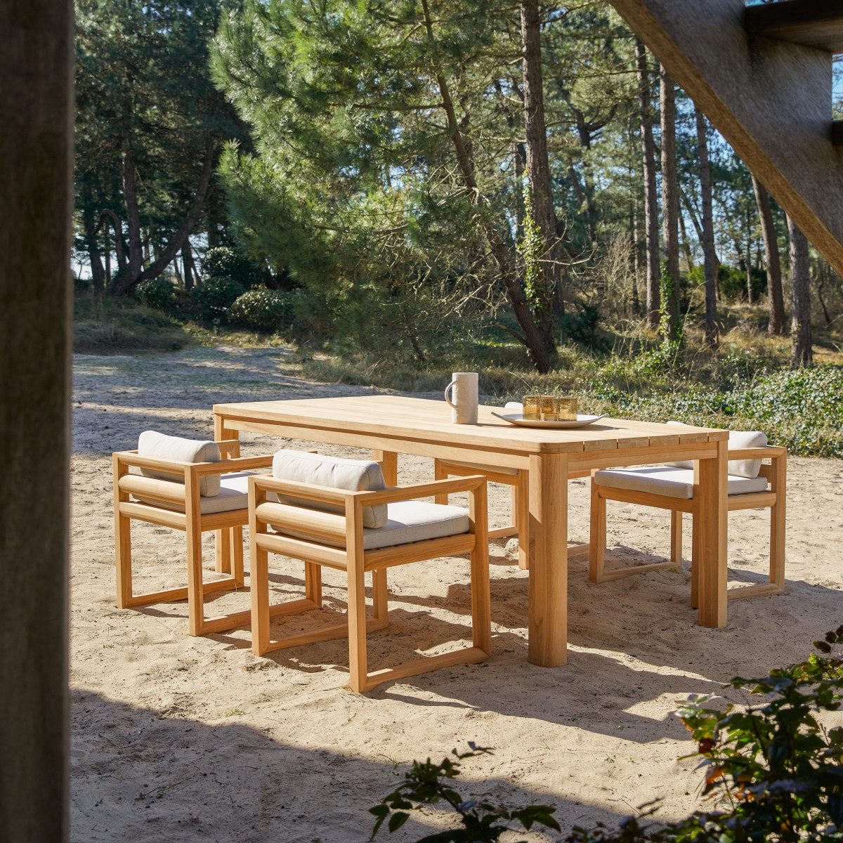 Tikamoon Garten-Essgruppe Gartenmöbel-Set Loen aus Teakholz mit Stoffkissen, 4 Stühle, (1-tlg)