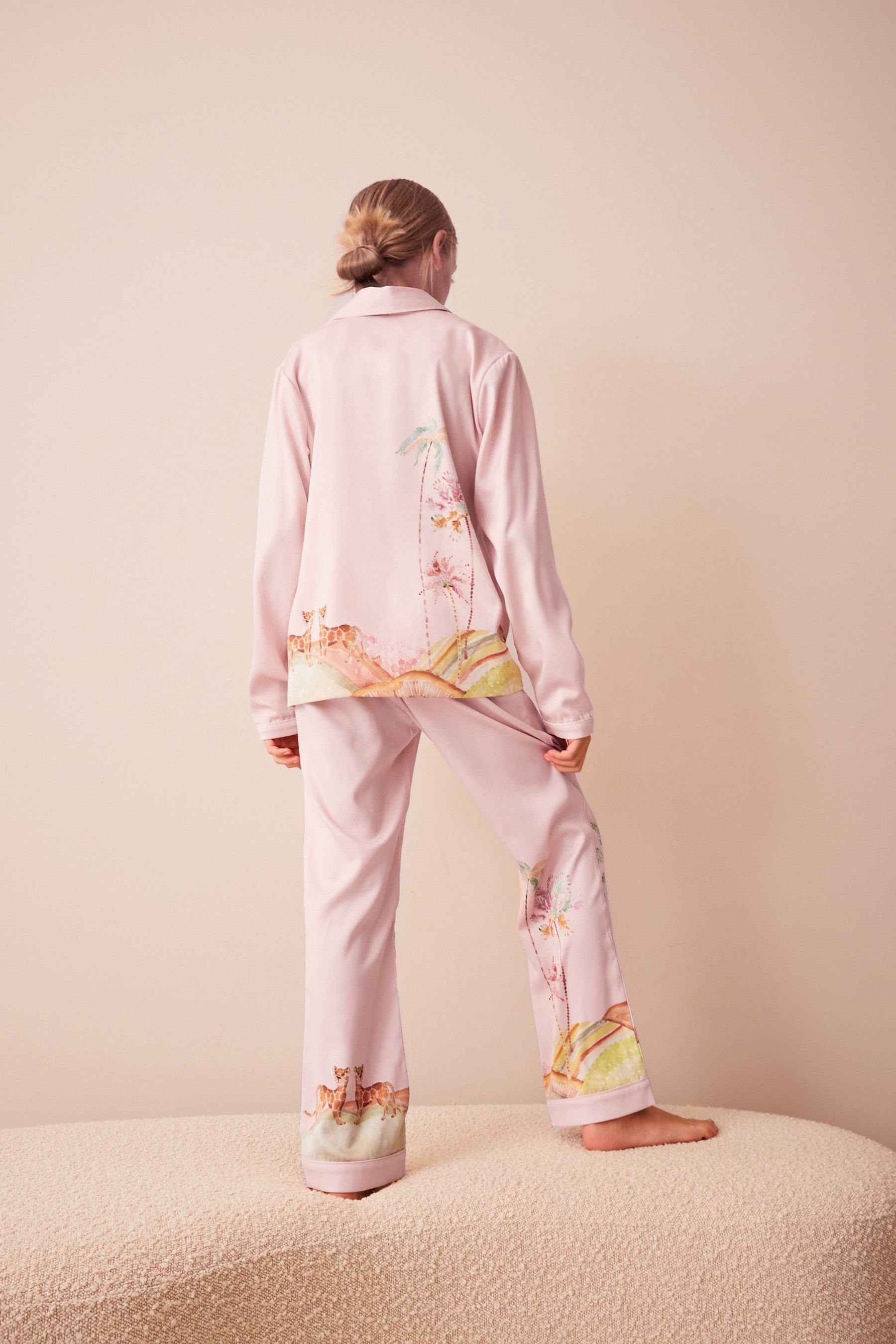 (2 Pink geknöpfter Next aus Schlafanzug Safari Satin tlg) Pyjama Durchgehend