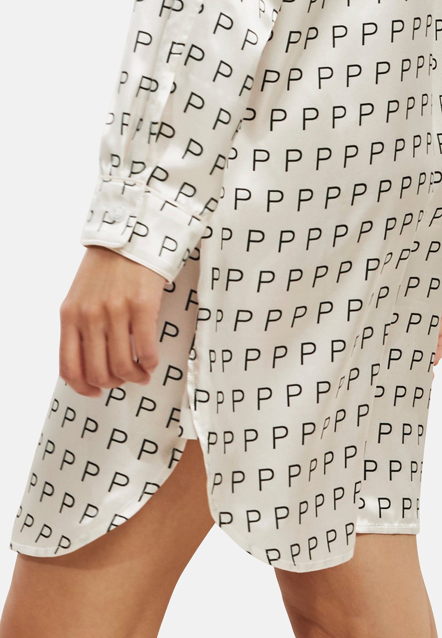 Wäsche/Bademode Nachtwäsche MADELEINE Sleepshirt Satin-Sleepshirt mit Letterprint