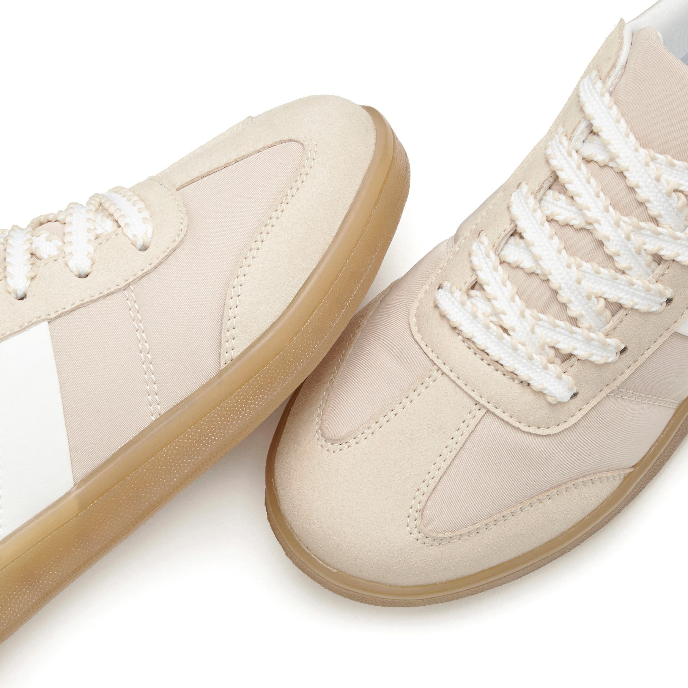 LASCANA Schnürschuh, Halbschuh, Freizeitschuh Sneaker mit angesagter Sohle VEGAN