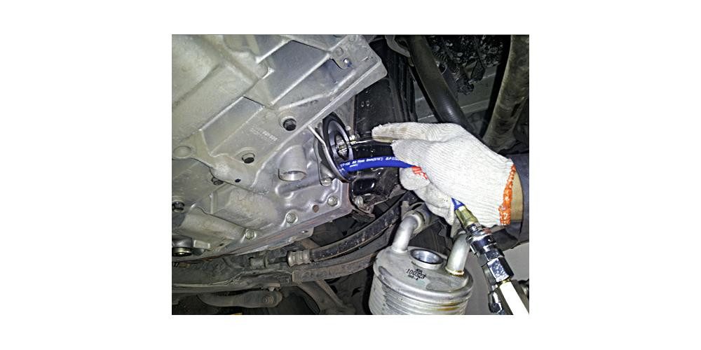 Brilliant Tools Ölauffangwanne Getriebespülgerät für Automatikgetriebe inklusive 35-tlg Adapter-Satz