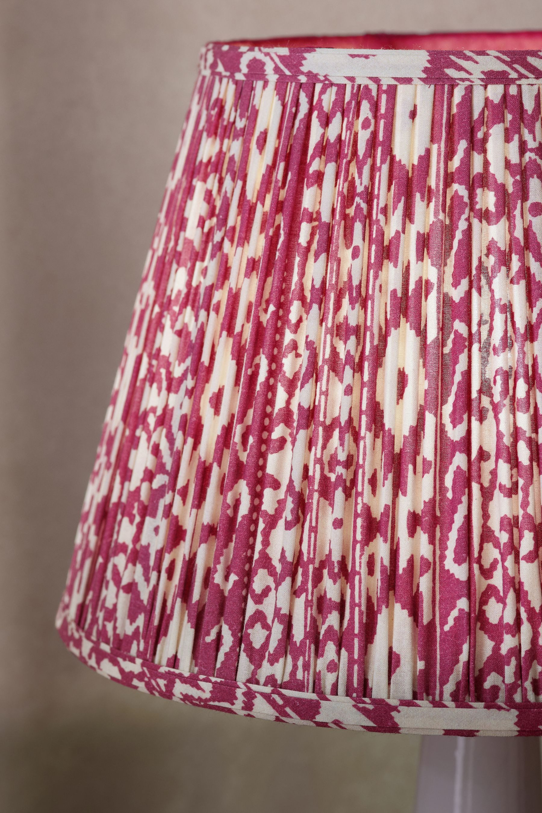 Next Lampenschirm Plissierter Lampenschirm