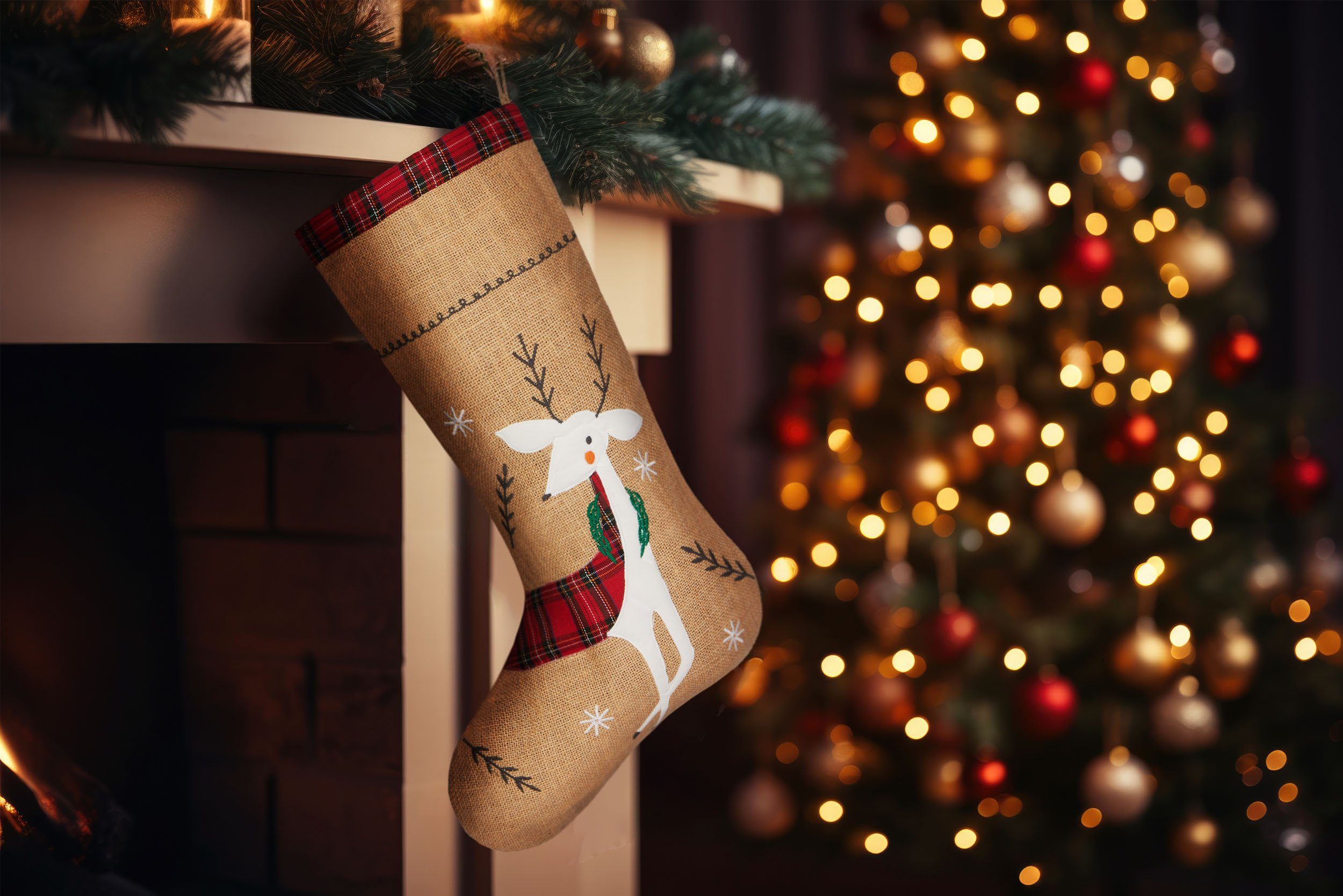 BRUBAKER Nikolausstiefel Weihnachtsstrumpf zum Befüllen und Aufhängen - 52  cm Nikolausstrumpf (1 St), Festliches Rentier - Weihnachtsdeko Strümpfe  Weihnachtssocke aus Jute