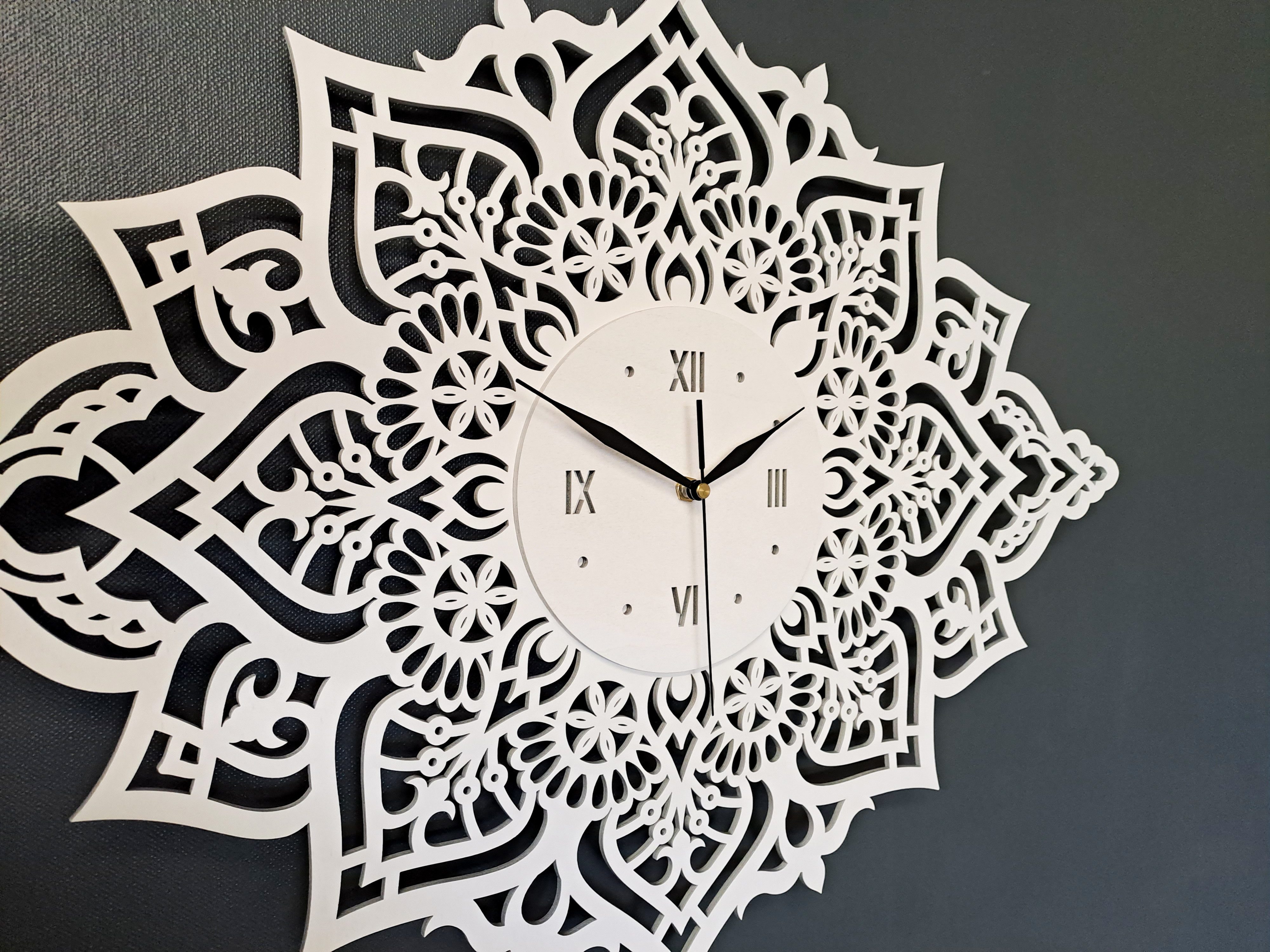 ORNAMENTI Wanduhr Boho Stil, grosse, mandala hingucker,weiss, schwarz, 48 x 64 cm (Handmade, Yoga, ohne Ticken, Ornament, Wanddeko, Holzdeko)