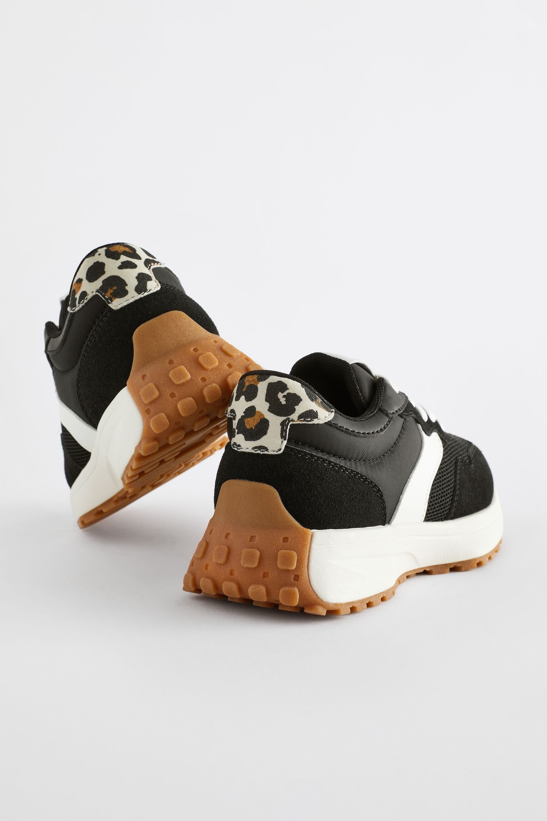 Next Schnürsneaker mit dicker Sohle Sneaker (1-tlg)