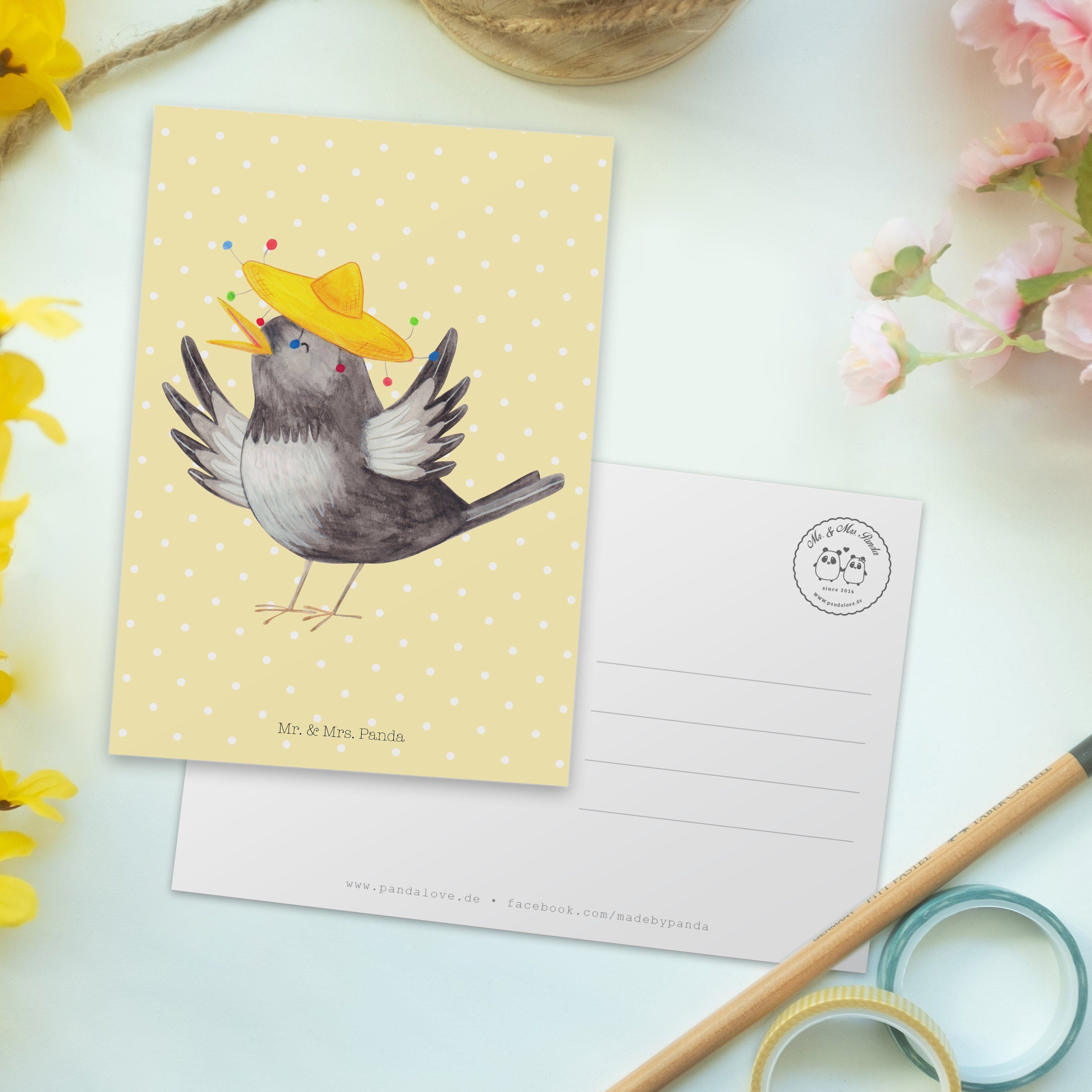 Mr. & Mrs. Panda - mit Geschenk, Glück Tiermotive Pastell Gelb - Rabe Postkarte Spruch, Sombrero