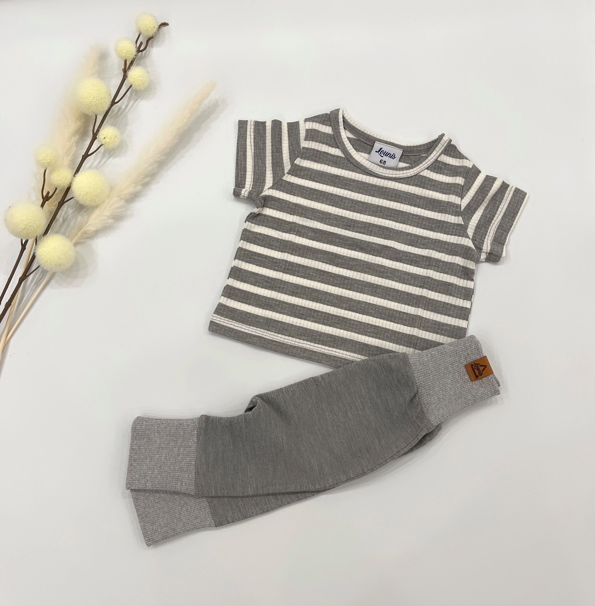 Lounis T-Shirt Kinder - - Baby - Shirt T-Shirt grau-weiß/gestreift Streifen