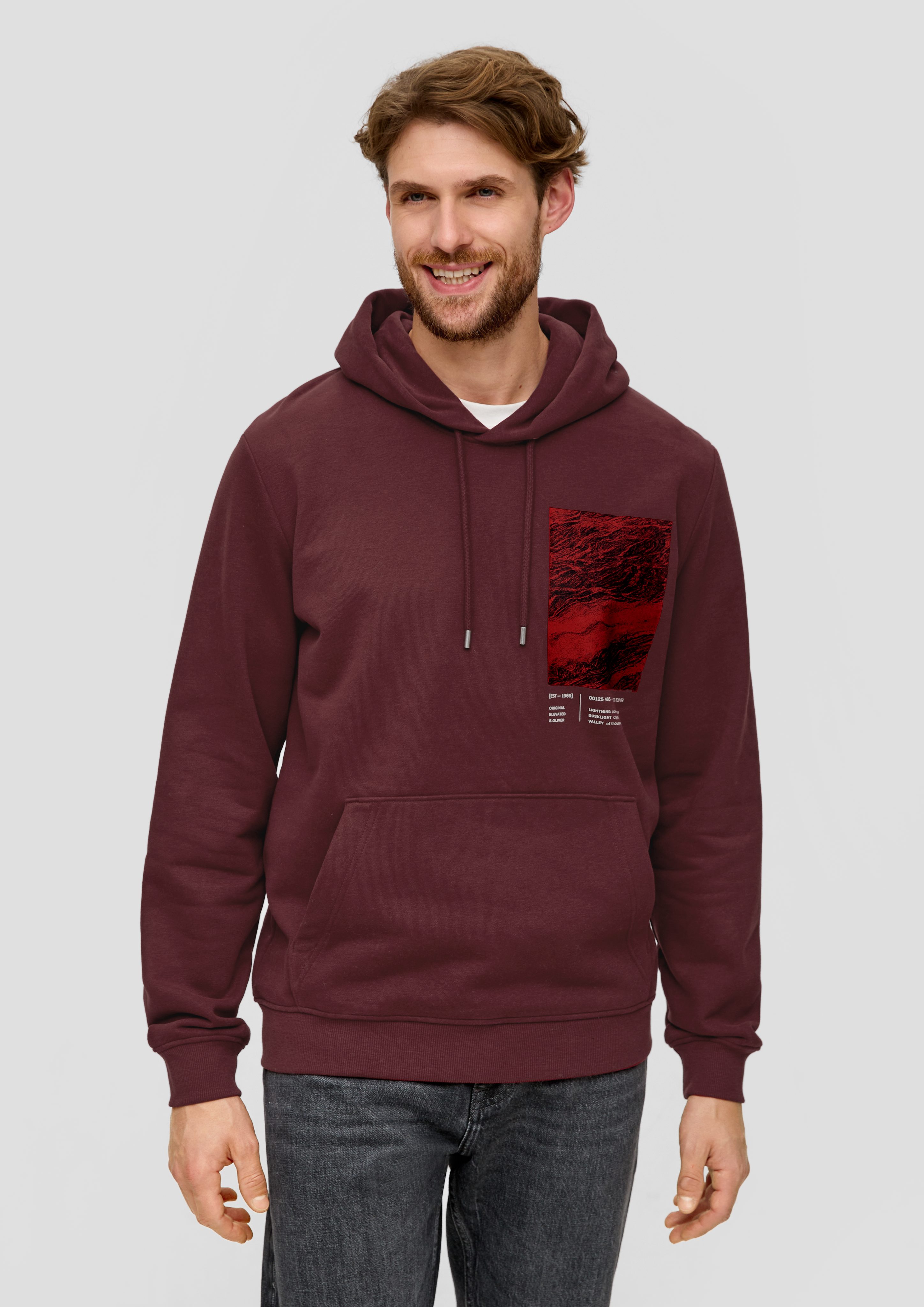 s.Oliver Sweatshirt Kapuzen-Sweatshirt mit Frontprint Blende, Logo bordeaux