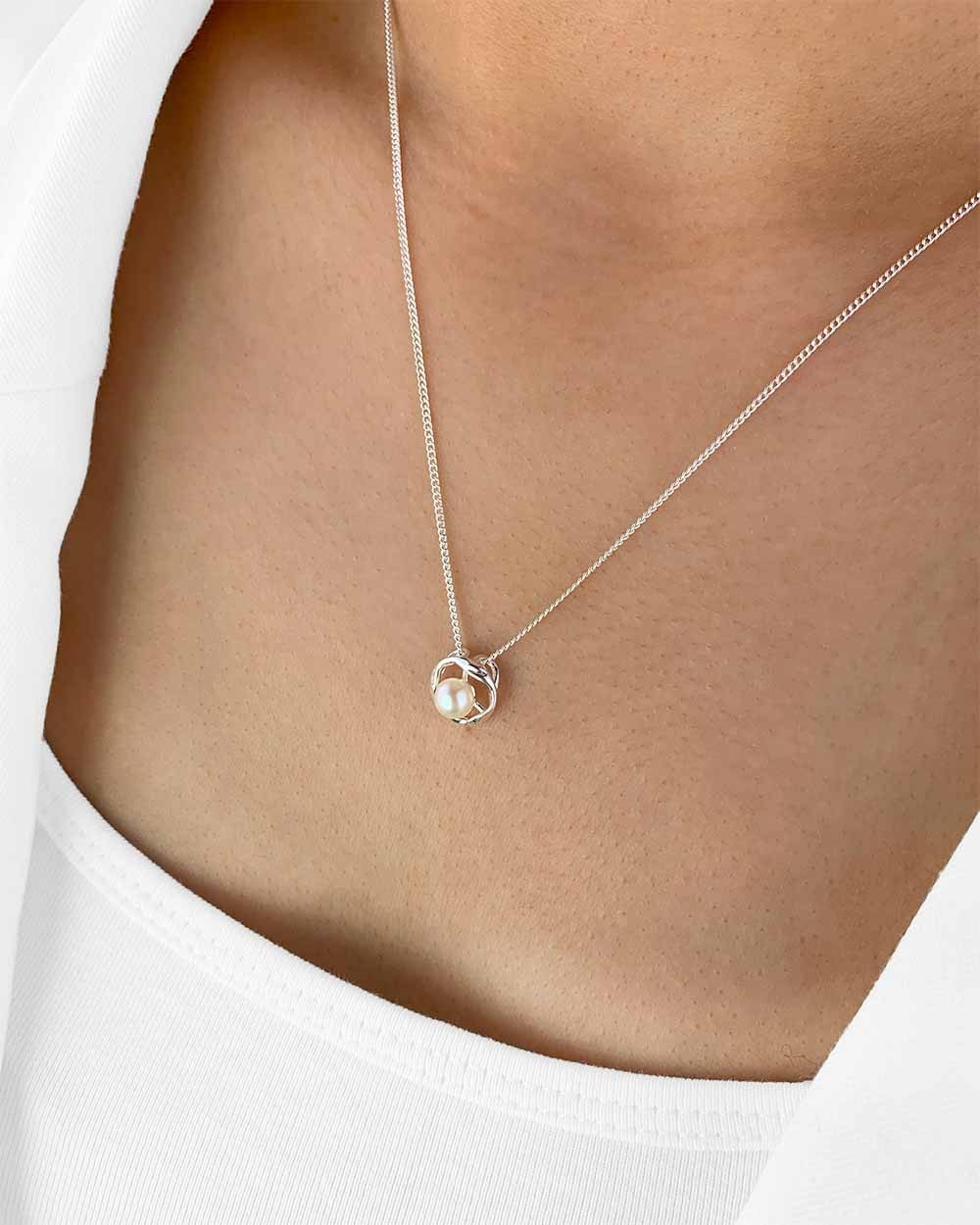 Perlenkette 'Matilde' Damen Halskette Silber 925 Perlen Anhänger Kreis