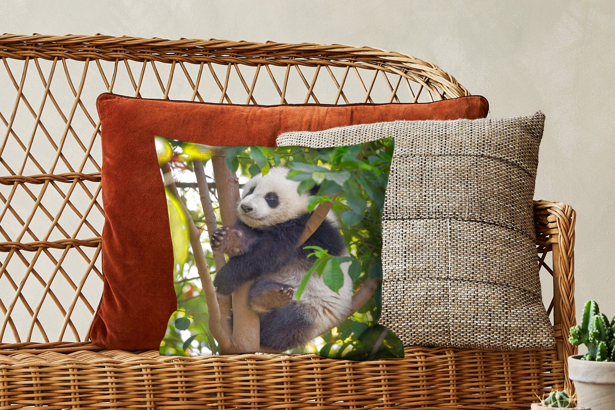 MuchoWow Dekokissen Panda Sofakissen Baum, Tier Wohzimmer, Schlafzimmer, - mit Füllung Deko, - für Zierkissen