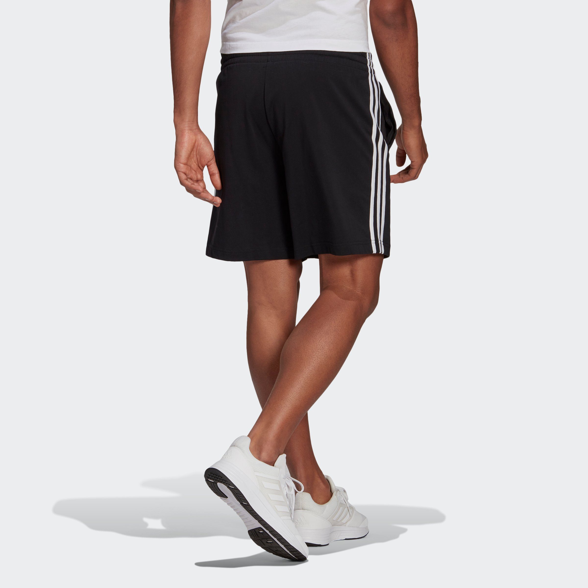 (1-tlg) adidas Sportswear ESSENTIALS AEROREADY Shorts BLACK/WHITE 3-STREIFEN
