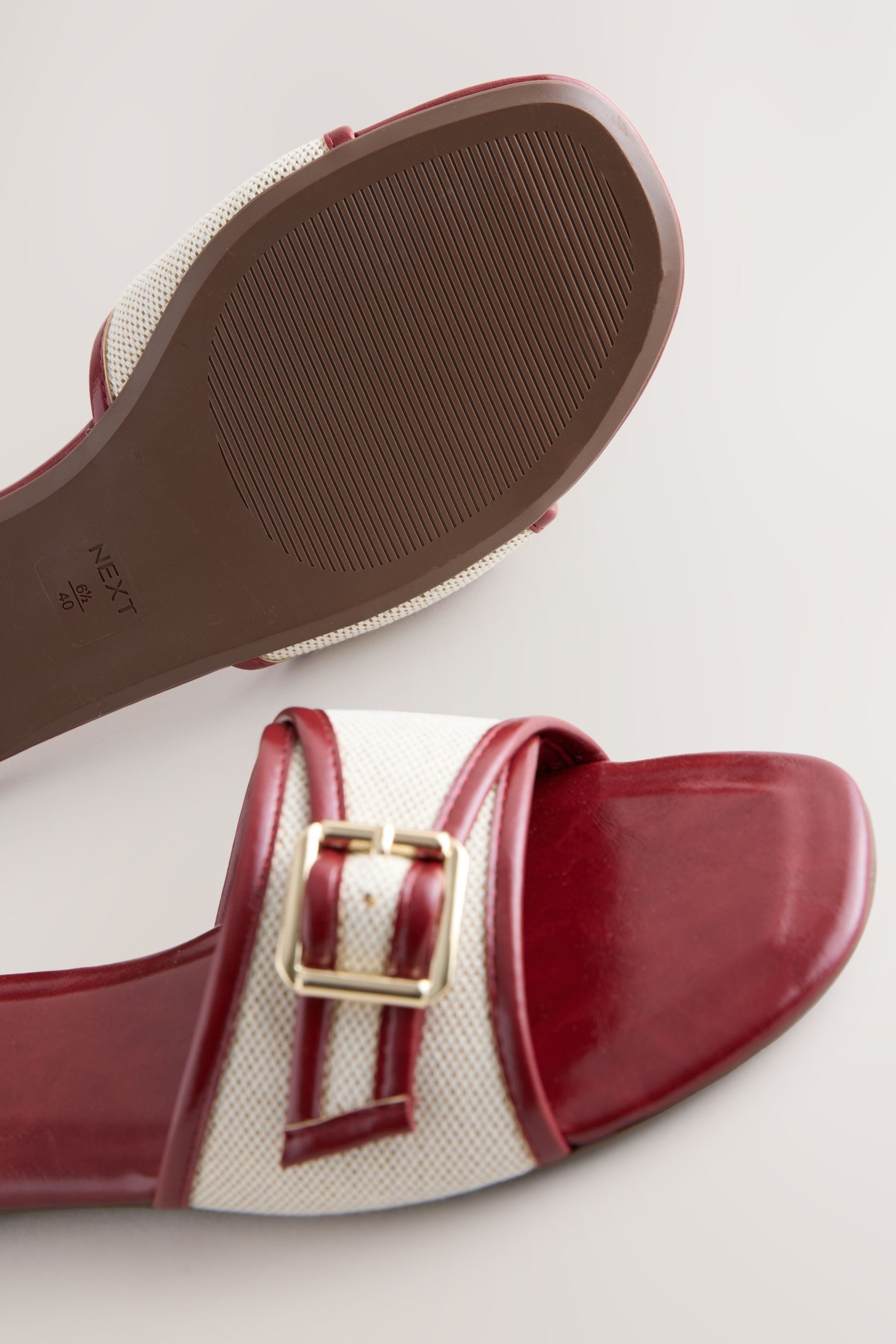Next Forever Comfort® Pantoletten mit Schnallendetail Sandale