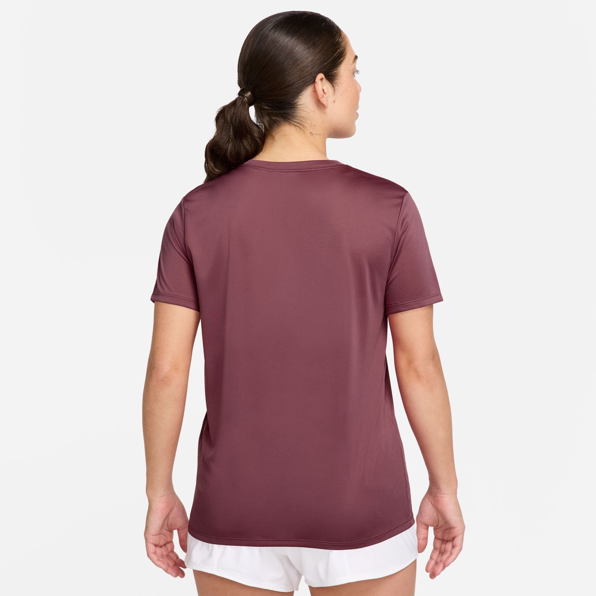 Nike T-Shirt W NK DF TEE RLGND HBR mit Rundhalsausschnitt, Kurzarm-Design, aus Jersey-Material
