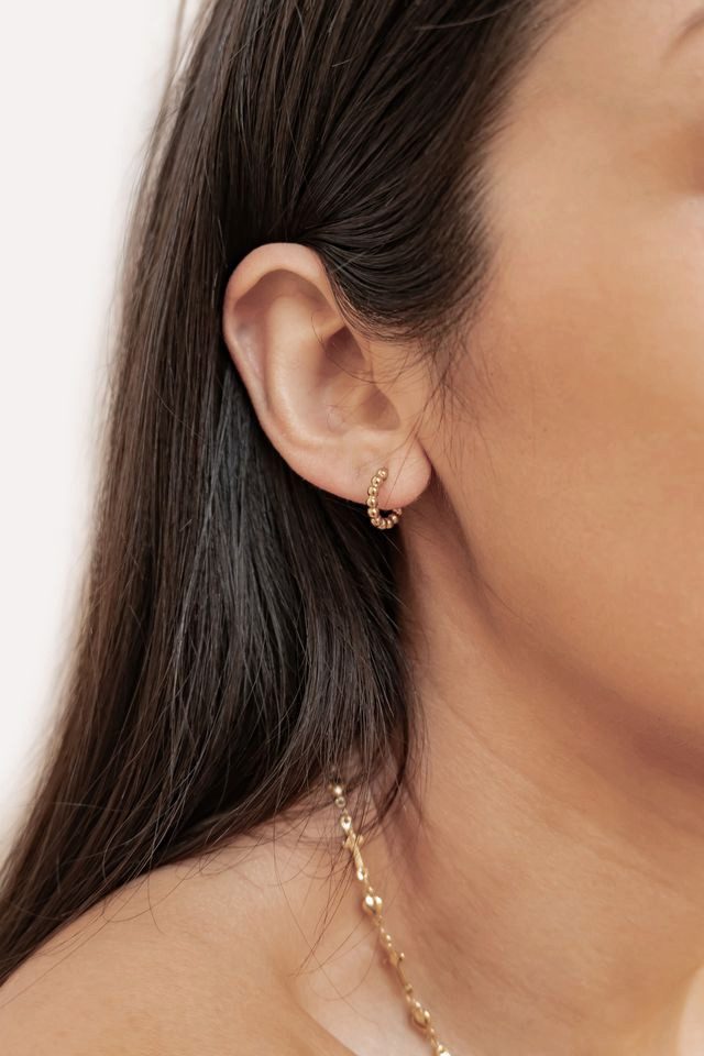 Hey Happiness Paar Creolen Kugel-Ohrringe im Beaded-Style aus Edelstahl, Ohrringe für Damen 18k vergoldet in 3 Größen