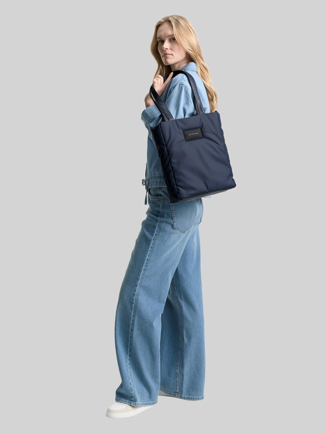 TOM TAILOR Beuteltasche Bags, TTPATTI M Shopper aus wasserabweisendem recyceltem Nylon