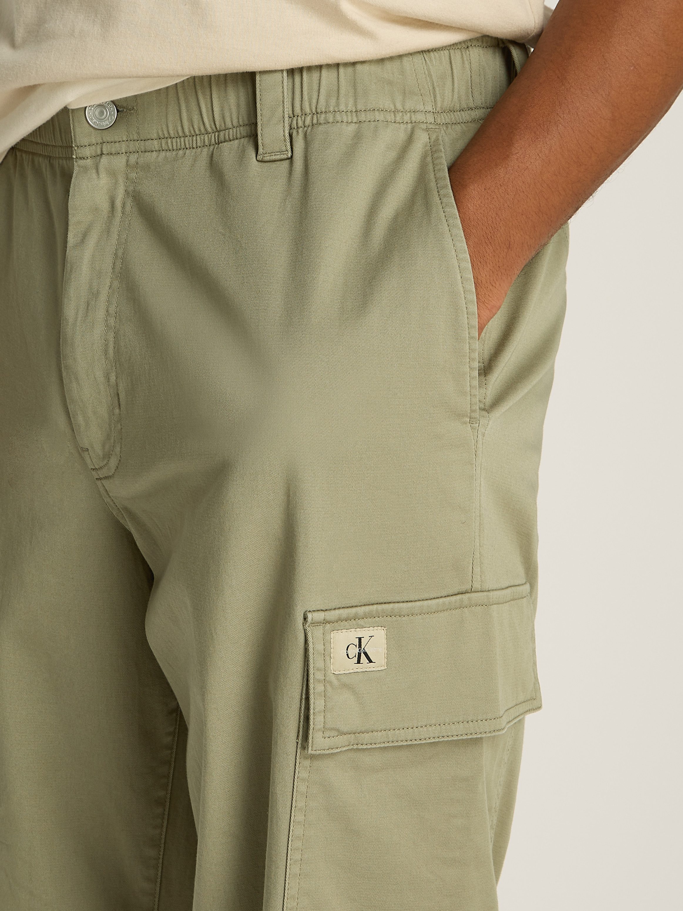 Calvin Klein Jeans Cargohose REGULAR STRAIGHT CARGO mit Logoprägung