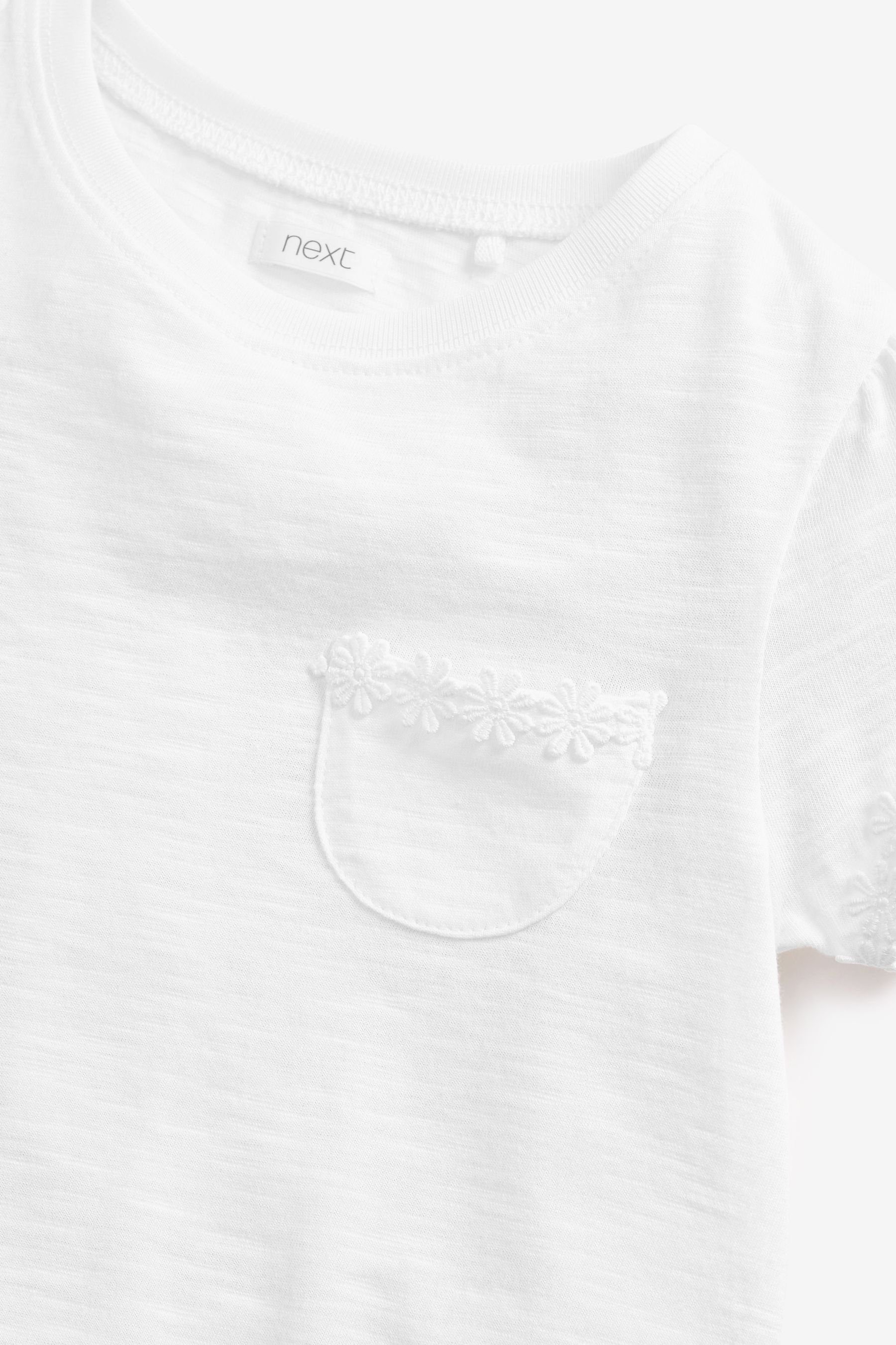 Next T-Shirt T-Shirt mit Blümchentasche White (1-tlg)