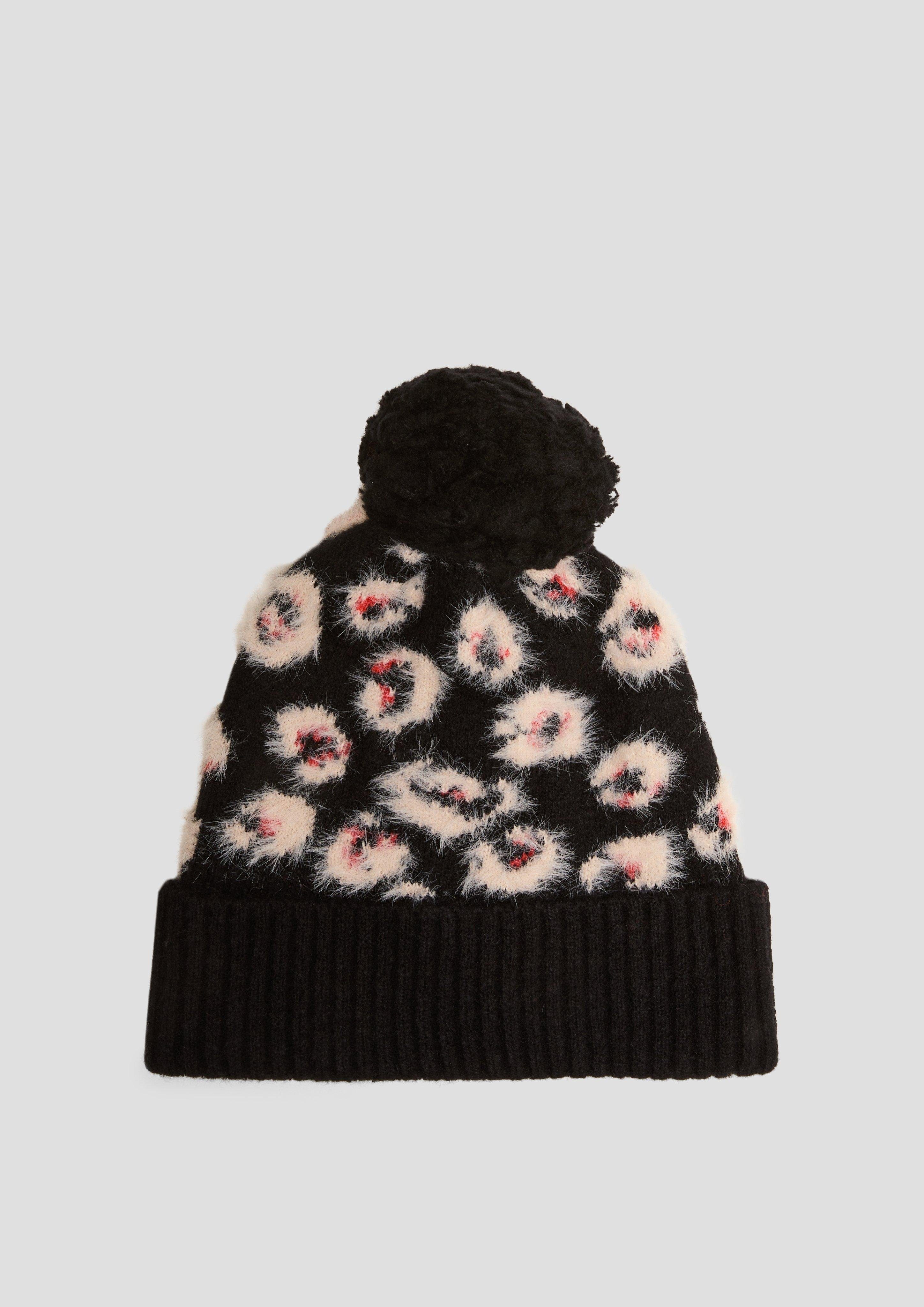 s.Oliver Strickmütze Beanie mit Animal-Print Quasten