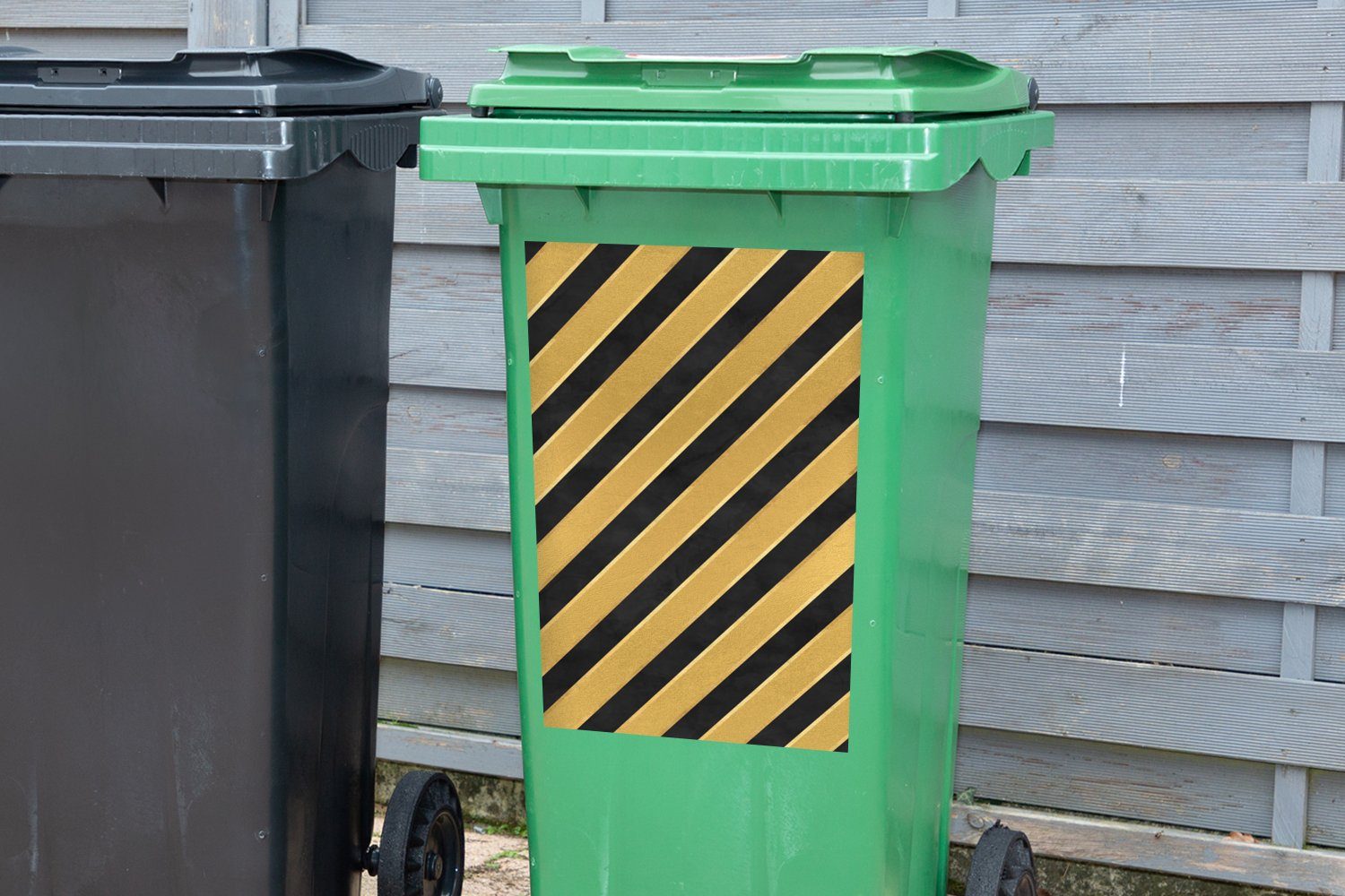 Mülleimer-aufkleber, Container, - (1 St), Schwarz Sticker, MuchoWow - Muster - Streifen Wandsticker Abfalbehälter Mülltonne, Gold