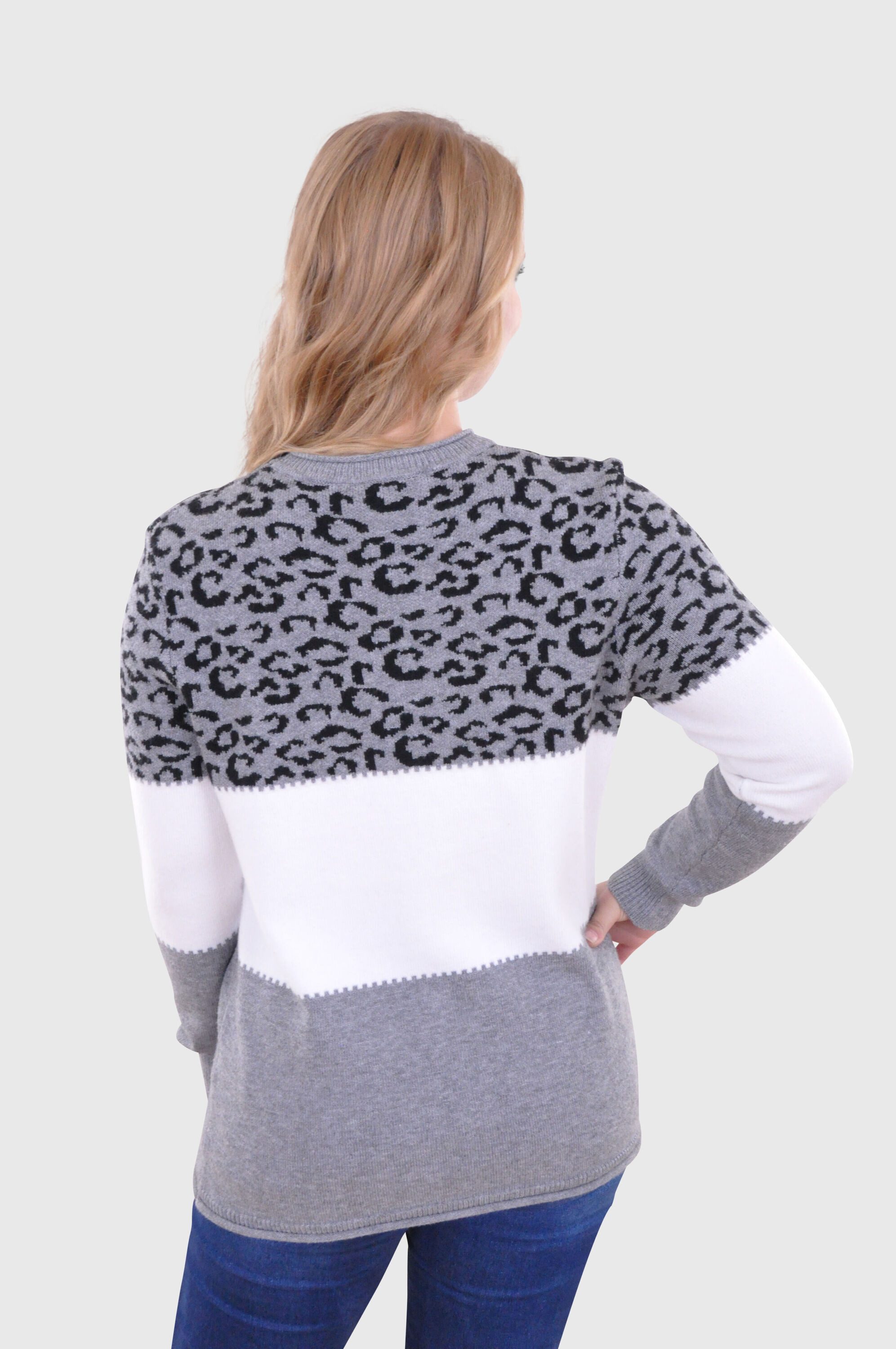 NAVIGAZIONE Rundhalspullover mit auffälligem Animalprint