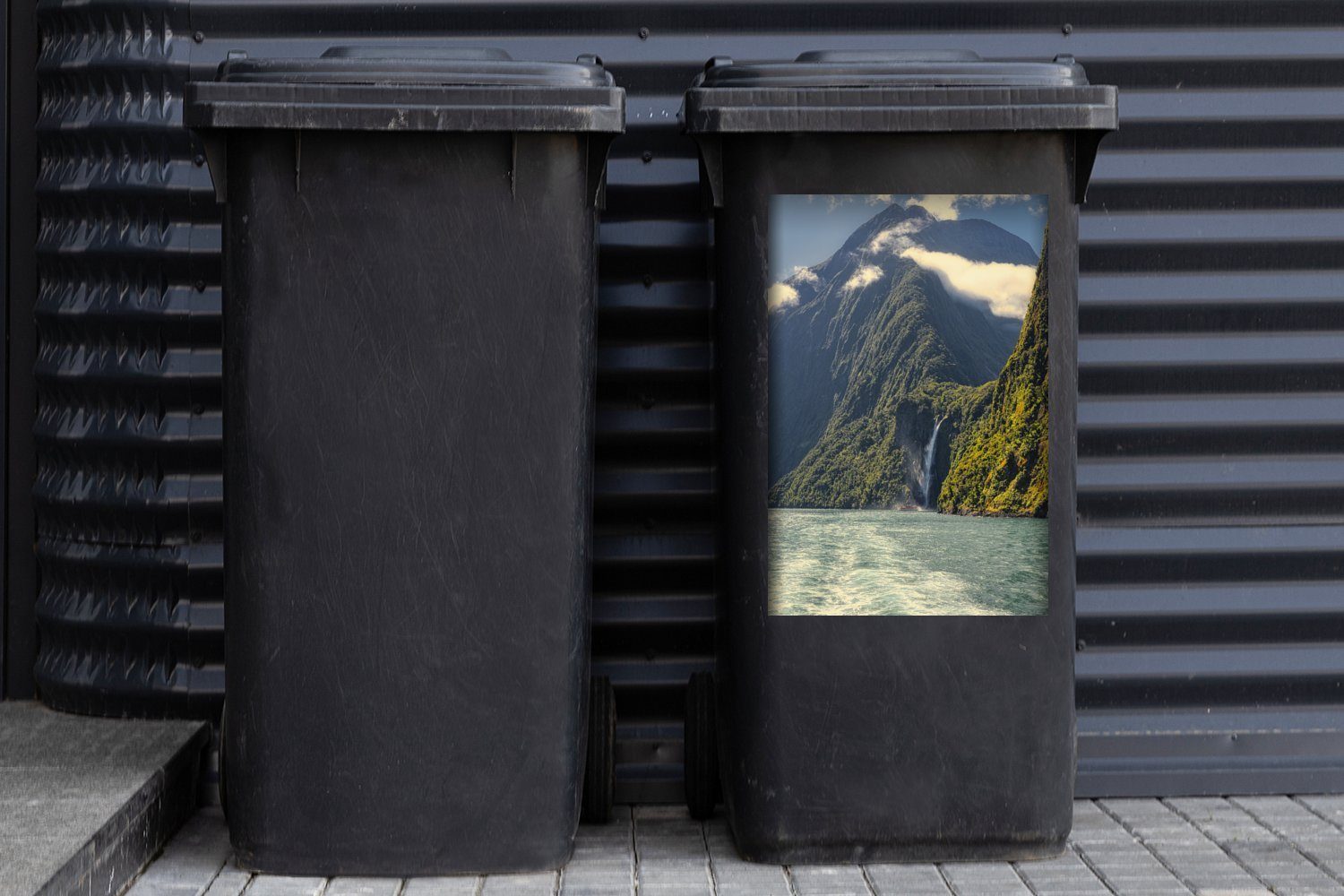 Wandsticker Mülleimer-aufkleber, - Wasserfall St), Berge - Sticker, Mülltonne, Neuseeland Container, MuchoWow Abfalbehälter (1