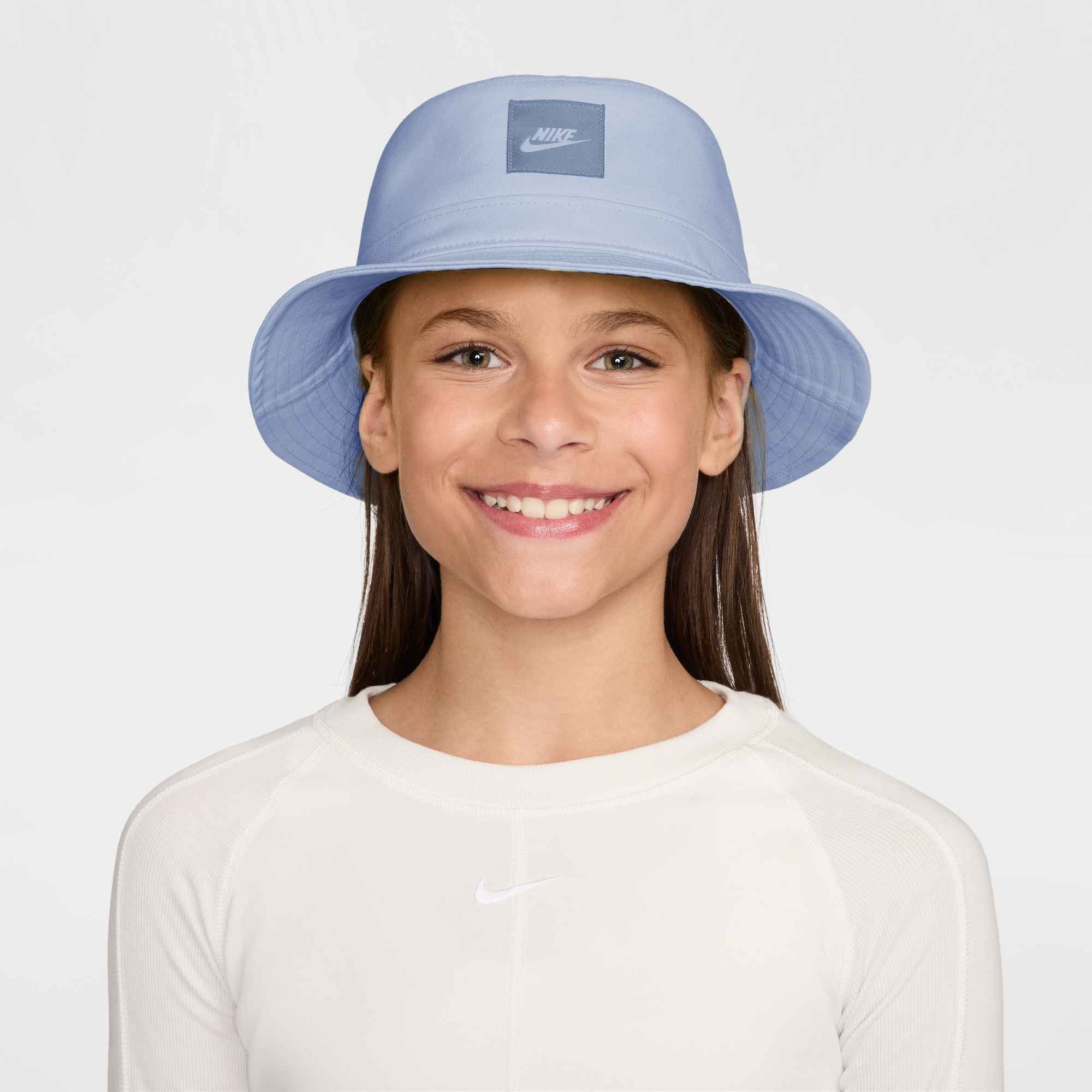 Nike Sportswear Baseball Cap K NK APEX BUCKET SQ FUT für Jugendliche, unstrukturierter Schirm, sportlicher Stil