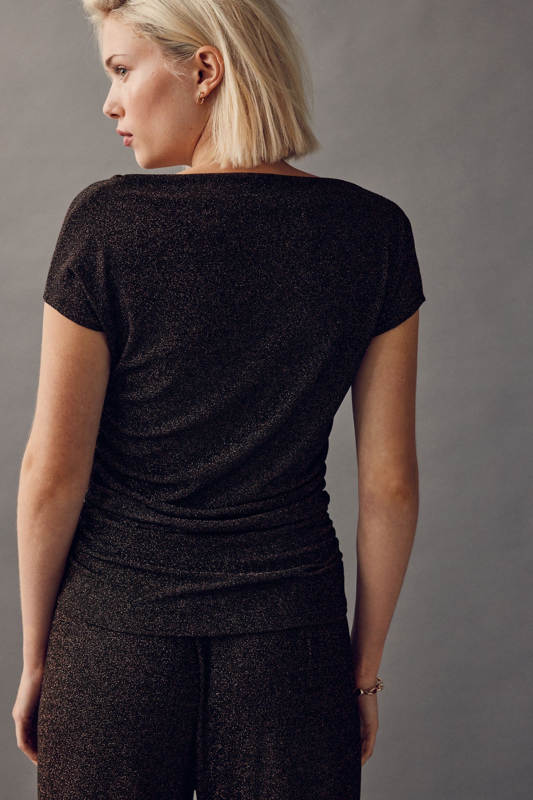 Next Kurzarmbluse Kurzärmeliges, glitzerndes Metallic-Oberteil (1-tlg) günstig online kaufen