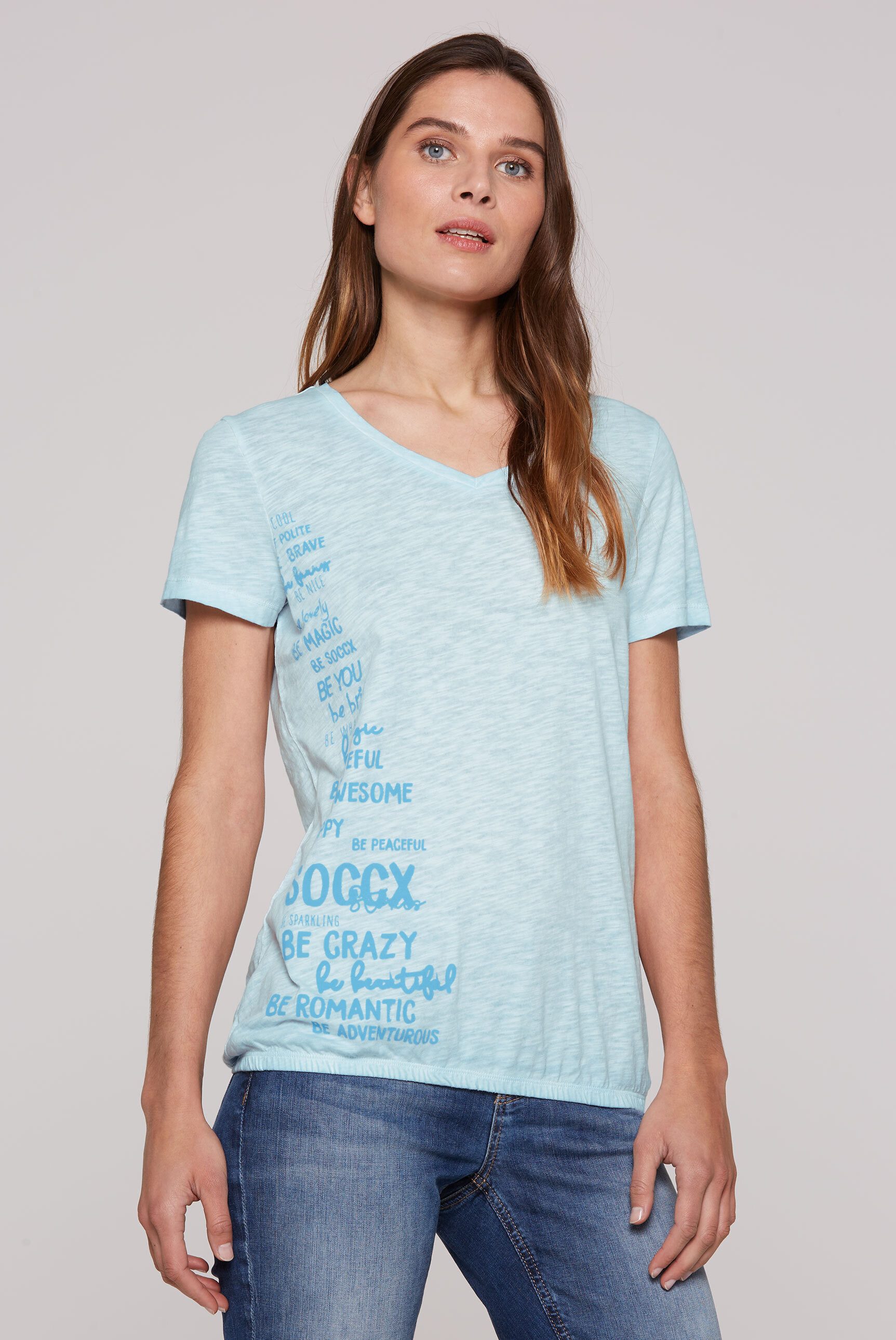 SOCCX V-Shirt mit Gummizug im Saum
