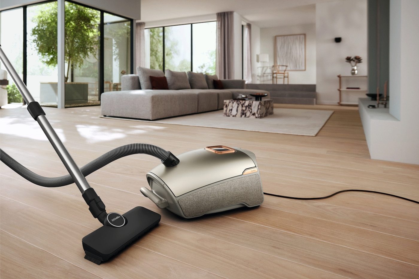 Miele Bodenstaubsauger Guard L1 Comfort mit ComfortFit, Nachfolger Complete C3 Comfort, 890 W, mit Beutel, Leistungsstark, Premium Design, aktiv vernetzbar, LCD Display