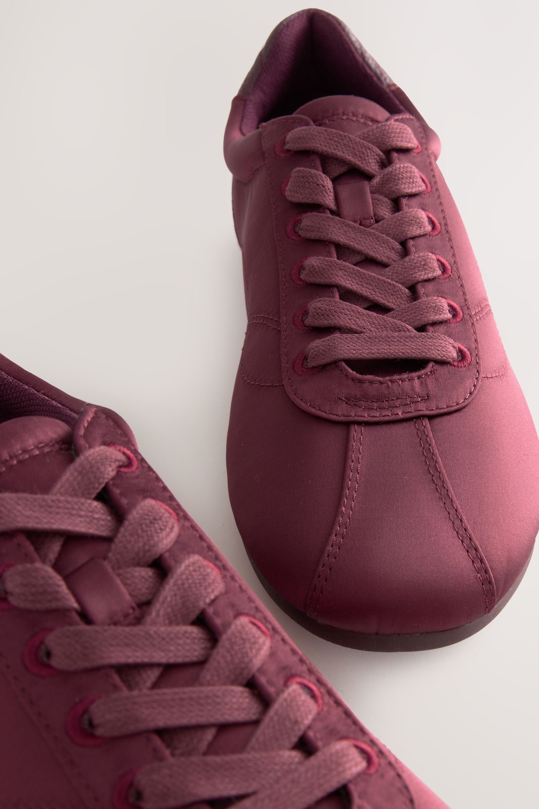 Next Forever Comfort® Schnürsneaker aus Satin Sneaker (1-tlg)