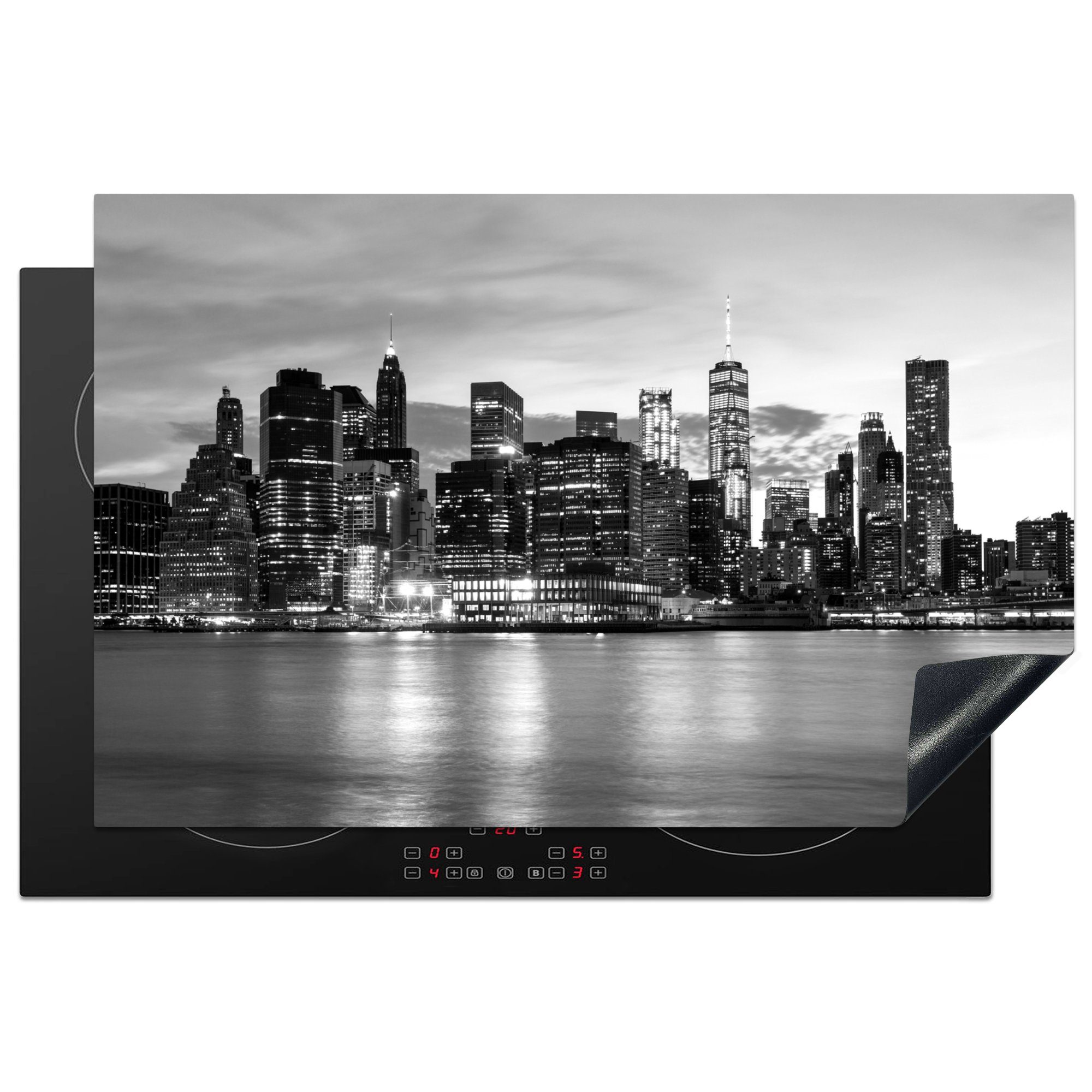 MuchoWow Herdblende-/Abdeckplatte Skyline von New York City am Abend - schwarz und weiß, Vinyl, (1 tlg), 81x52 cm, Induktionskochfeld Schutz für die küche, Ceranfeldabdeckung