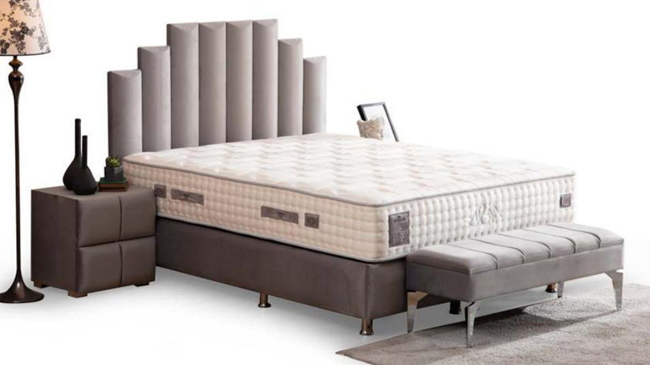 JVmoebel Schlafzimmer-Set Luxus Schlafzimmer Set 4tlg. Bett 2x Nachttisch mit Hocker Moderne, Made In Europe