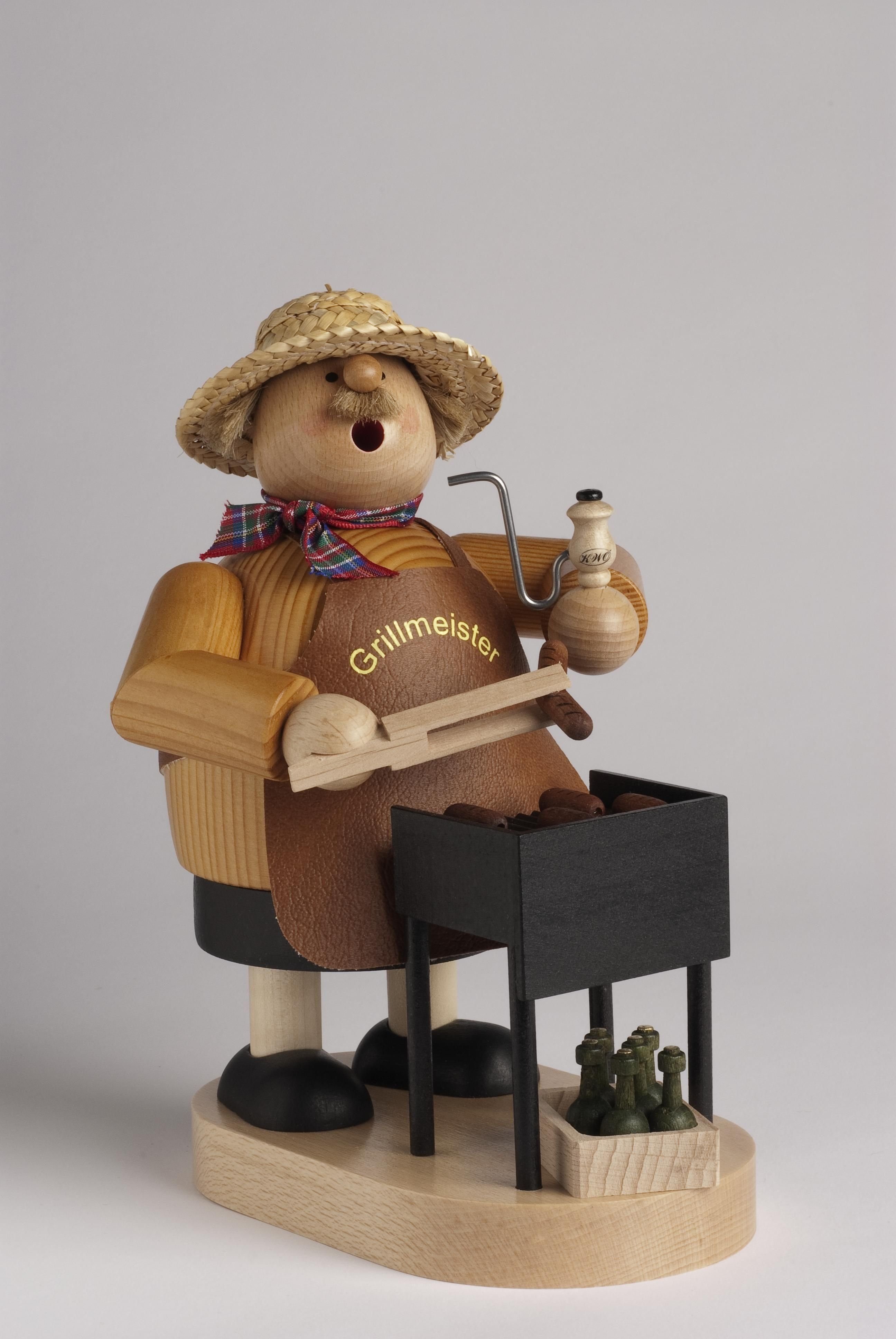 KWO Kunstgewerbe Werkstätten Räuchermännchen Räuchermann Grillmeister am Grill BxTxH= 13x14x21cm NEU