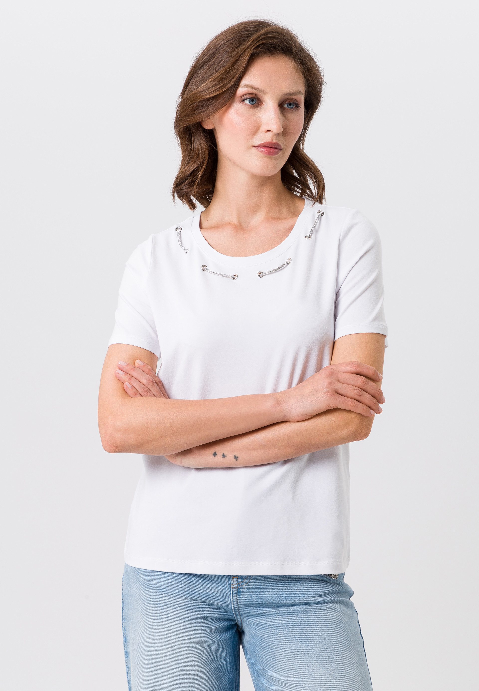Kurzarmshirt mit Zierbändern