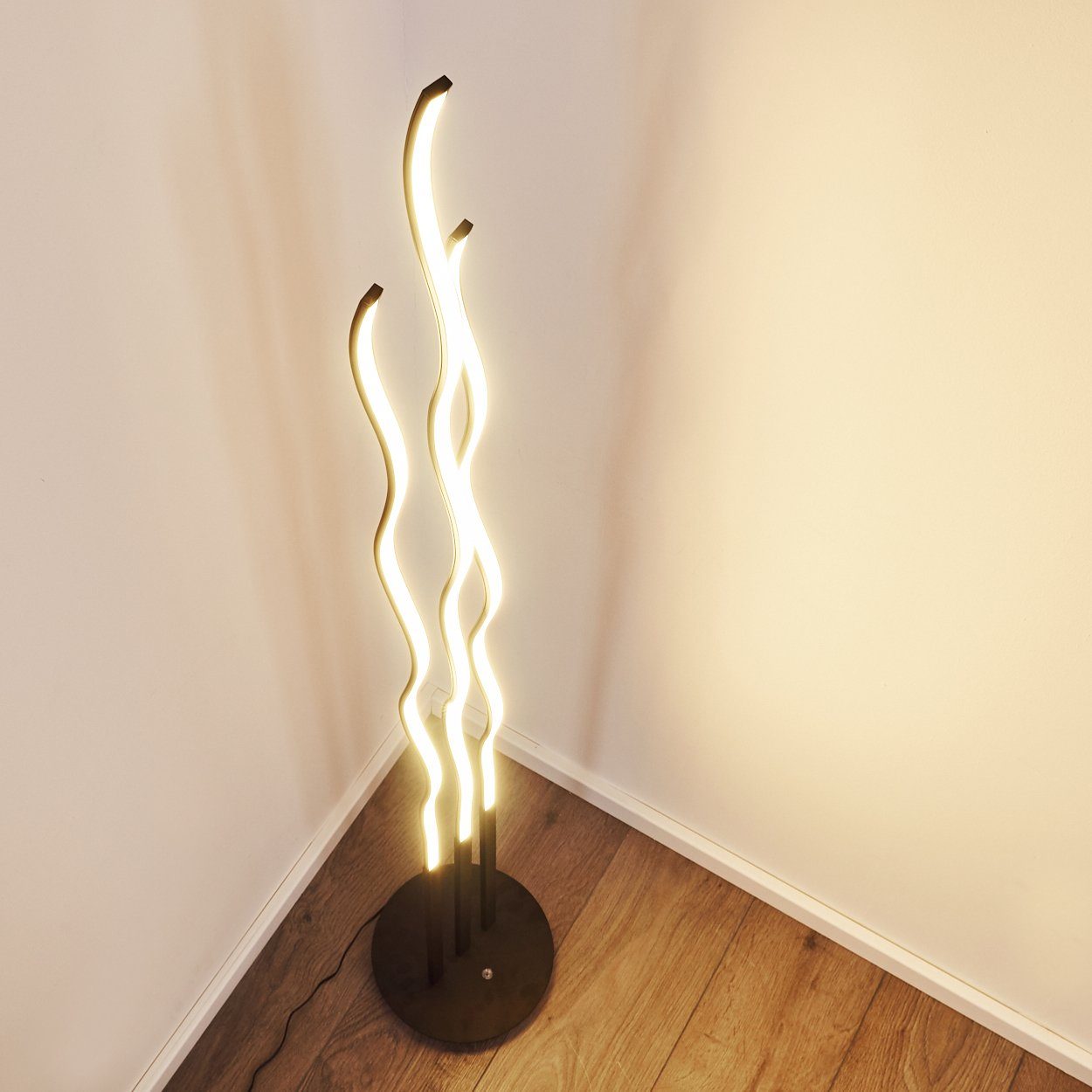 hofstein Stehlampe Kelvin, aus 3000 Metall mit 3120 Fernbedienung in »Gorgo« dimmbare Stehleuchte schwarz, Lumen