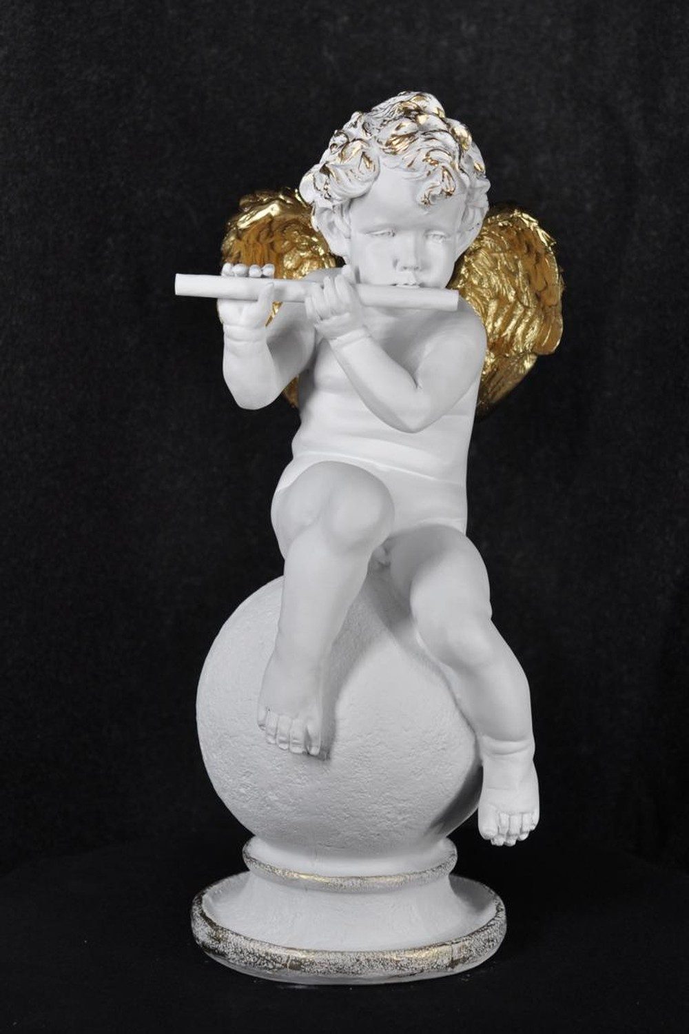 JVmoebel Engelfigur Engelsfigur mit Flöte aus hochwertigem Kunststein, Made in Europa