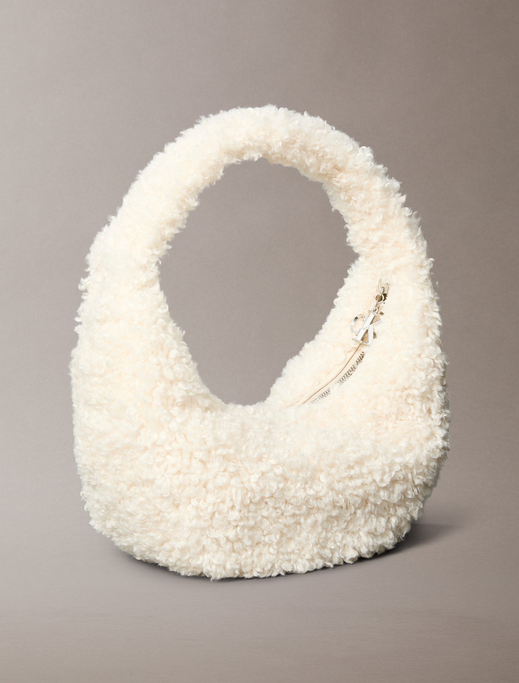 Calvin Klein Umhängetasche SHERPA CK ZIP PULLER SMALL BAG, Schultertasche, Henkeltasche, Handtasche Damen