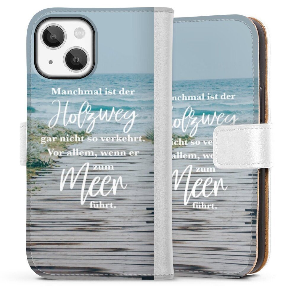 DeinDesign Handyhülle Strand Statement Spruch Holzweg, Apple iPhone 13 Mini Hülle Handy Flip Case Wallet Cover