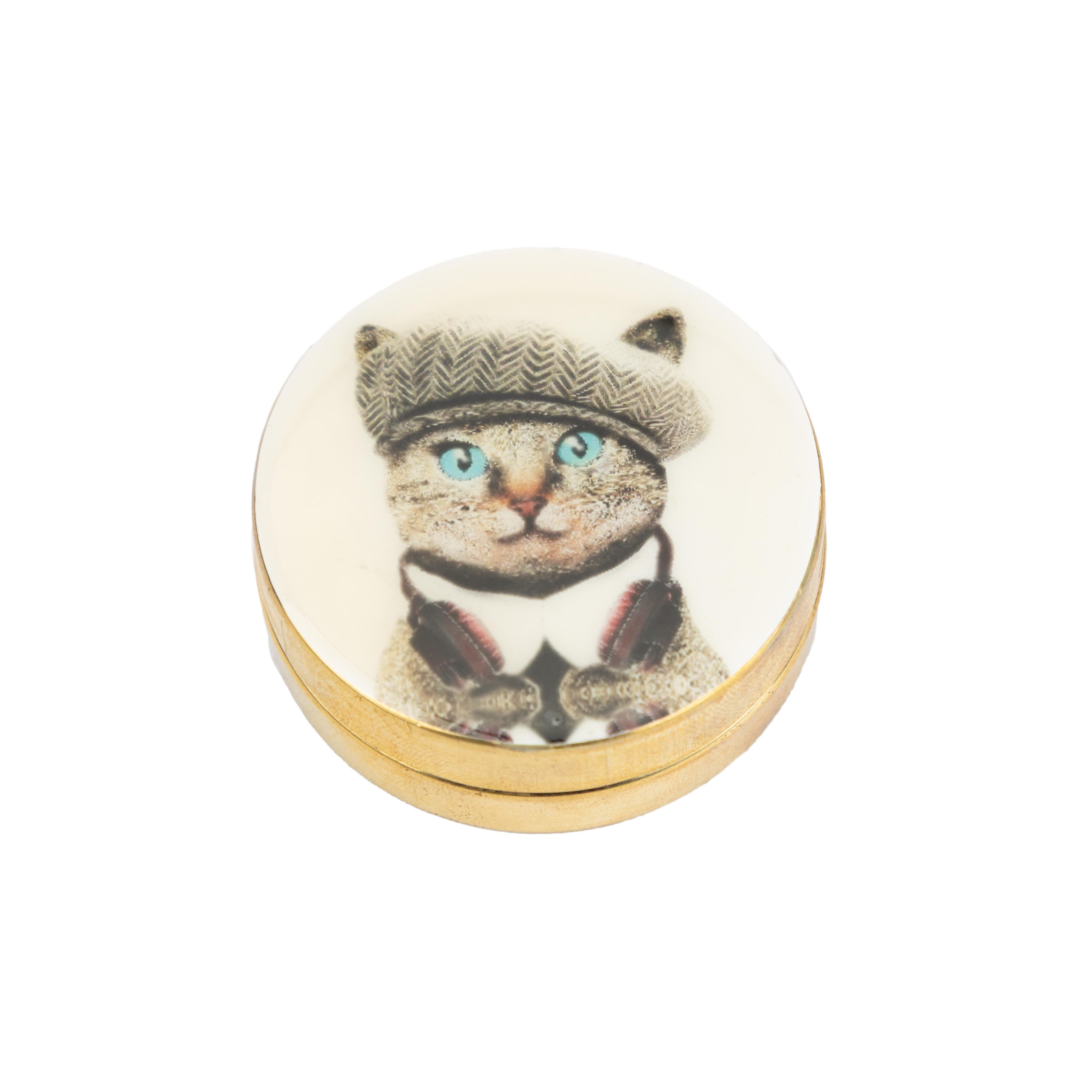 El Puente Pillendose Dose aus Messing in Creme mit Katzen-Motiv, Handmade, Handmade