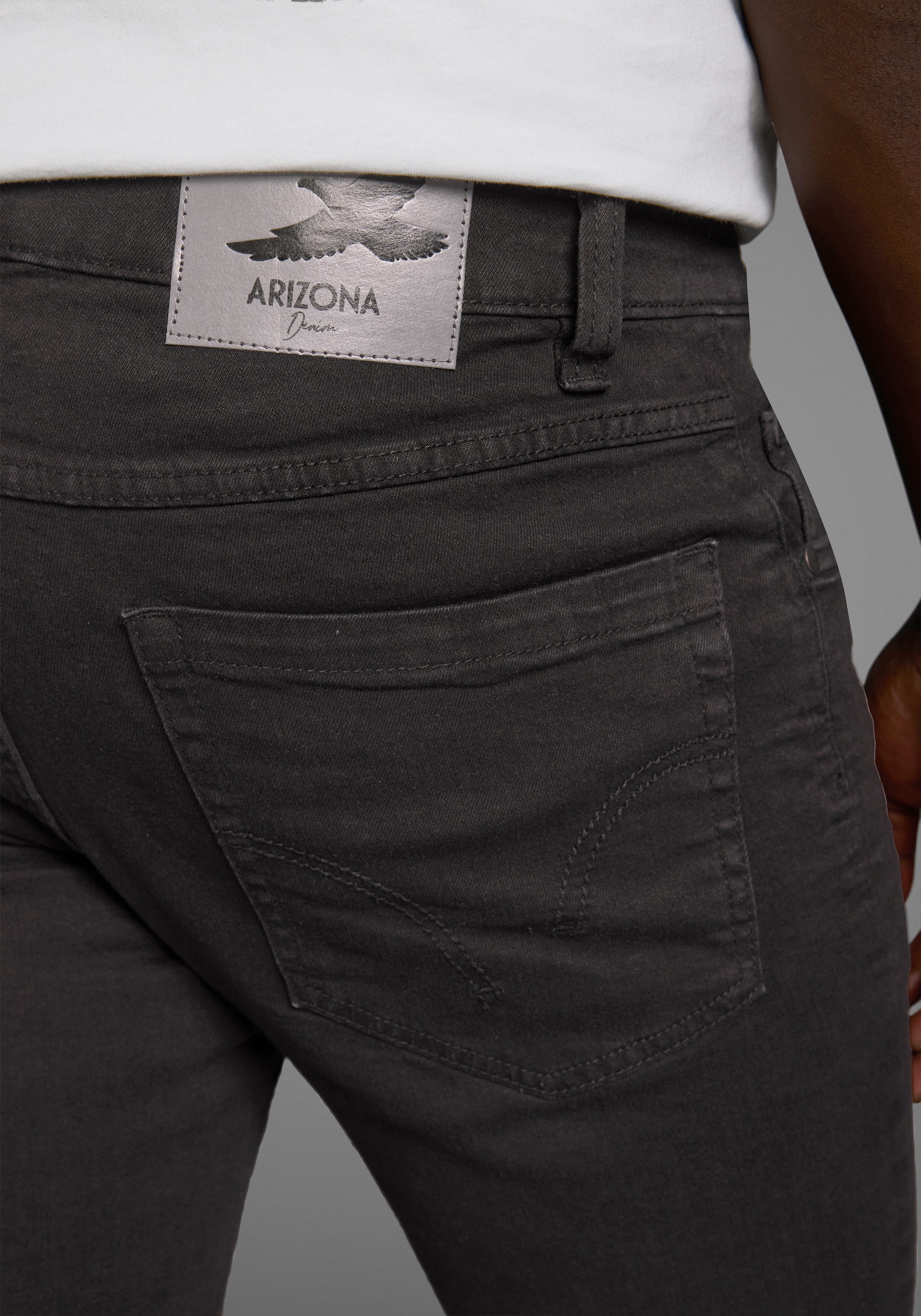 Arizona Jeansshorts gerader Schnitt, knieumspielende Länge, niedrige Leibhöhe