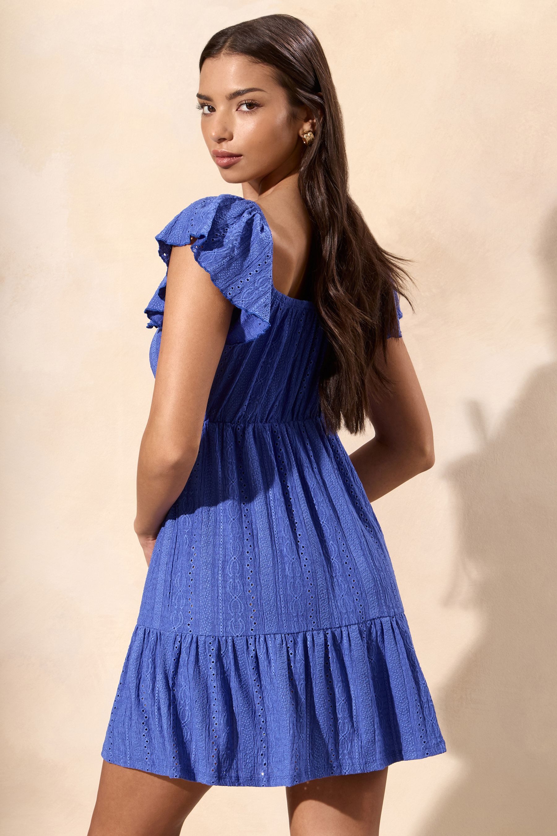 LIPSY Jerseykleid Lipsy Strukturiertes Minikleid mit Lochstickerei (1-tlg)