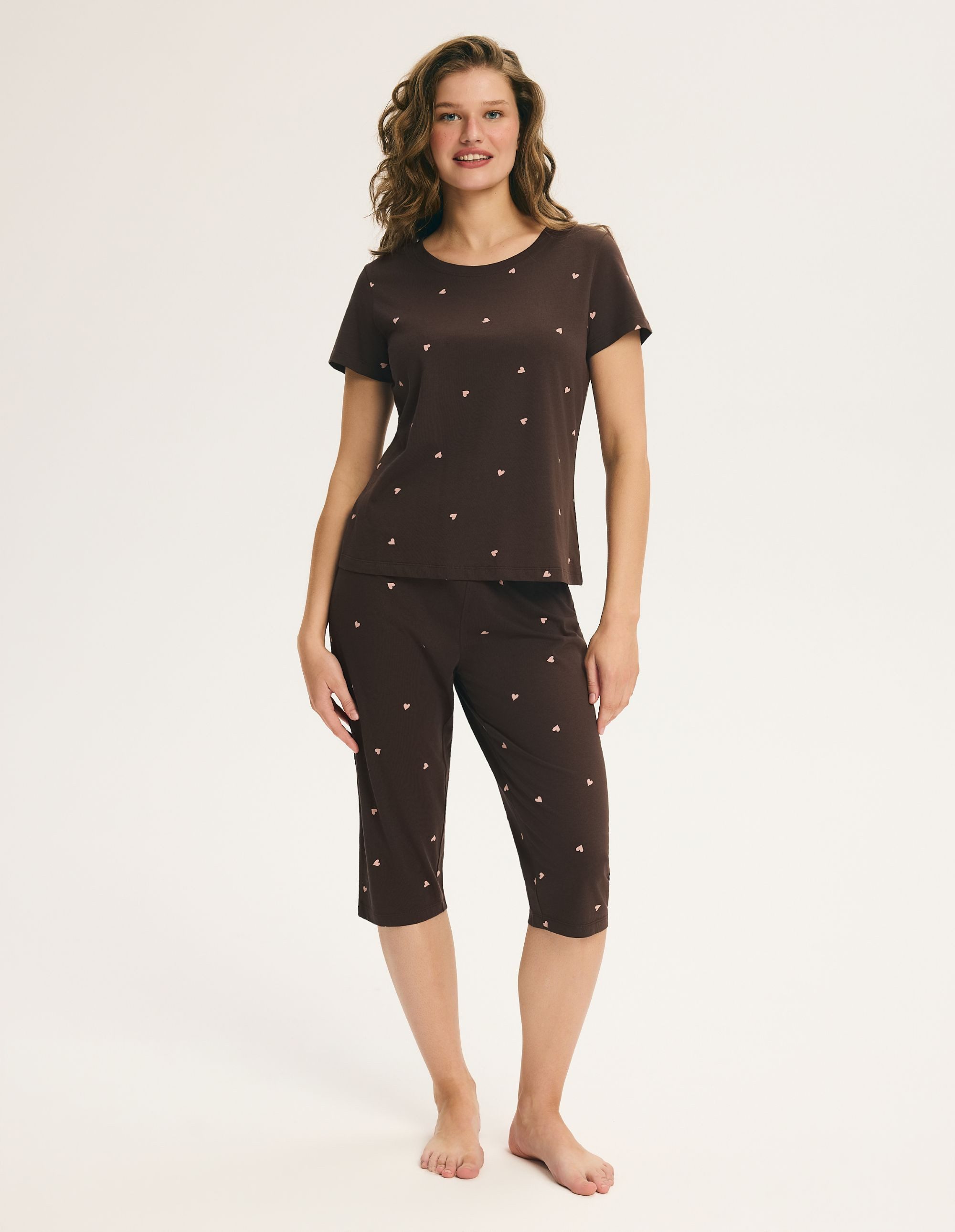 ESOTIQ Schlafanzug Pyjama Ashy, Kurzarmshirt, 3/4-Hose, Herzmuster, Rundhalsausschnitt (2 tlg)
