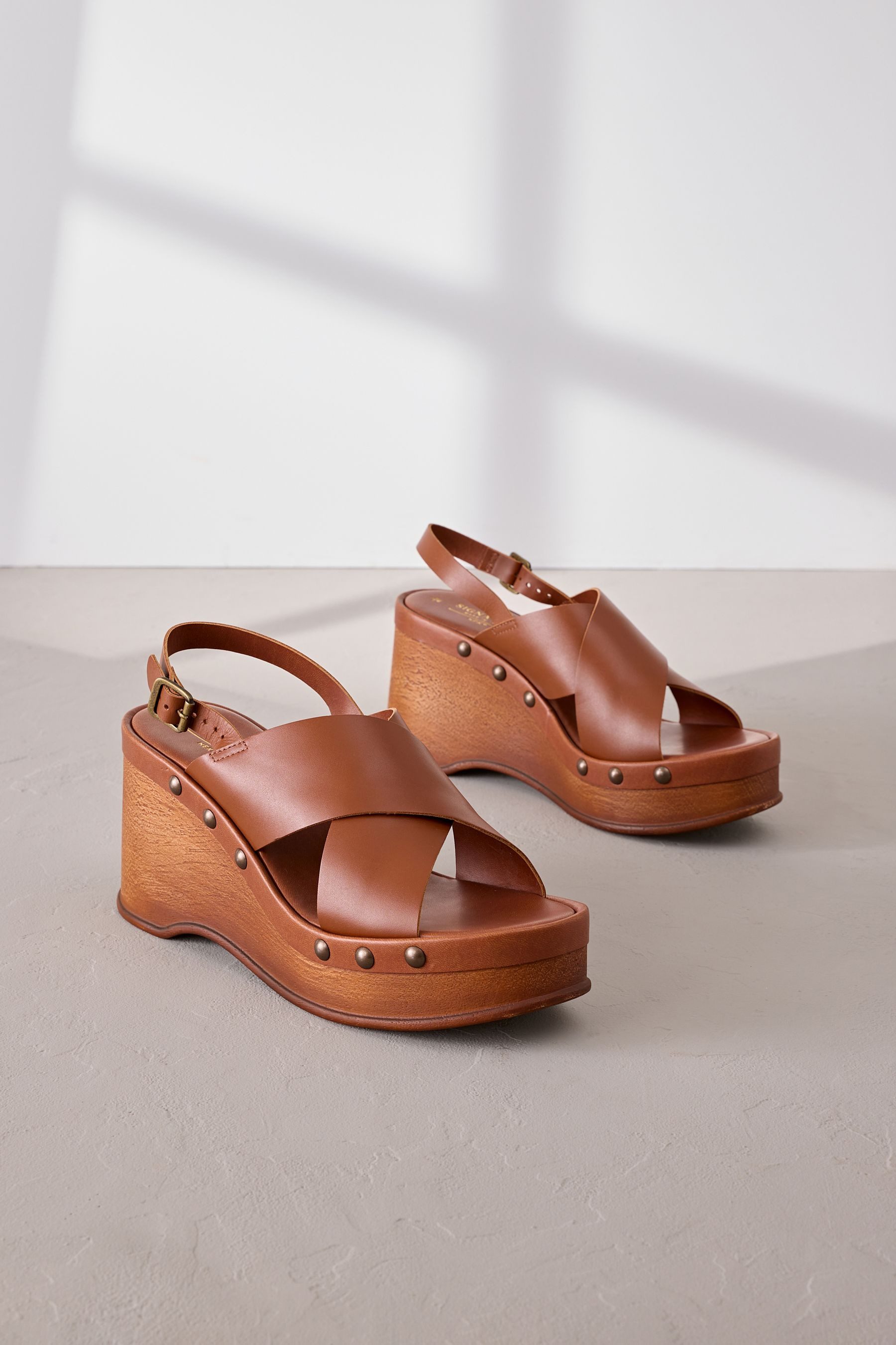 Next Signature Keilabsatzschuhe aus Premium-Leder Keilsandalette (1-tlg)