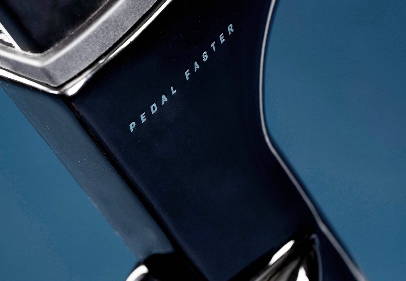 Kellys racing bike URC 50 Grey 28" diamond frame, 22-speed Shimano 105 R7000 (direct mount) rear derailleur