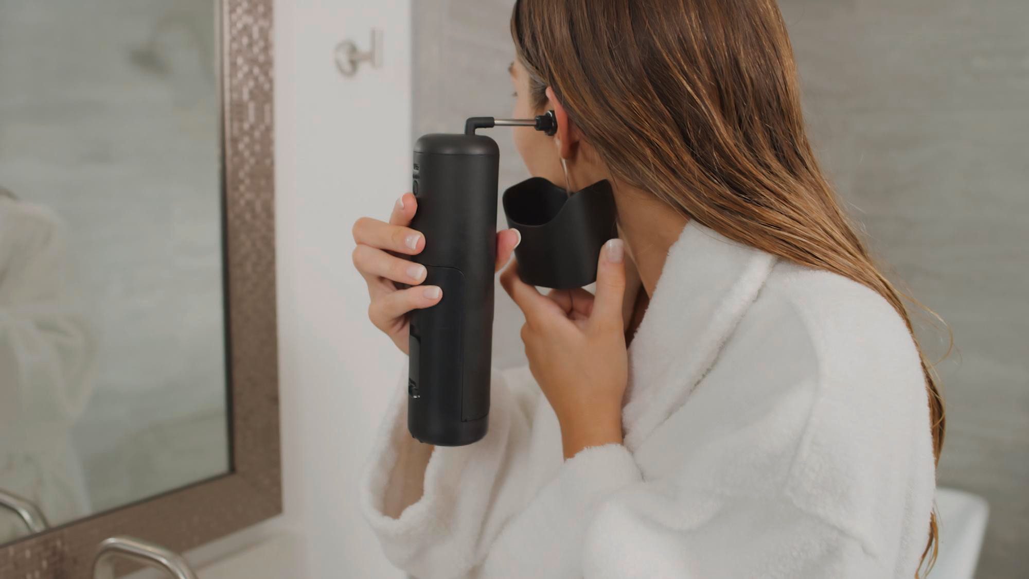 MediaShop Ohrenreiniger Wush, Innovative, wasserbetriebene Ohrdusche, Anti-Mikrobielle Spülspitze, indirekter 3fach Wasserstrahl