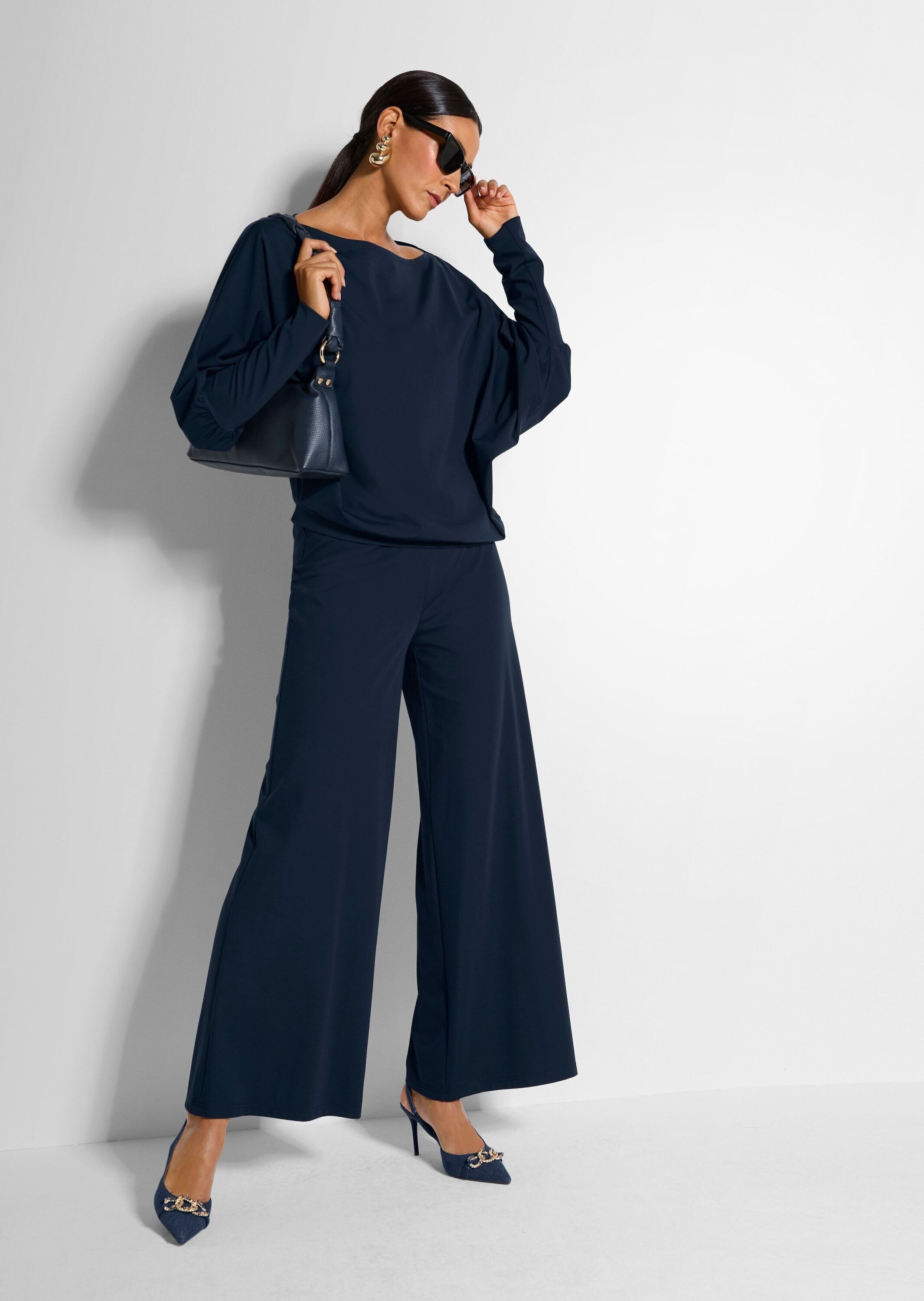 MADELEINE Langarmshirt Lockeres Longsleeve mit Fledermausärmeln Elegantes Shirt mit U-Boot-Ausschnitt mit Elasthan-Anteil