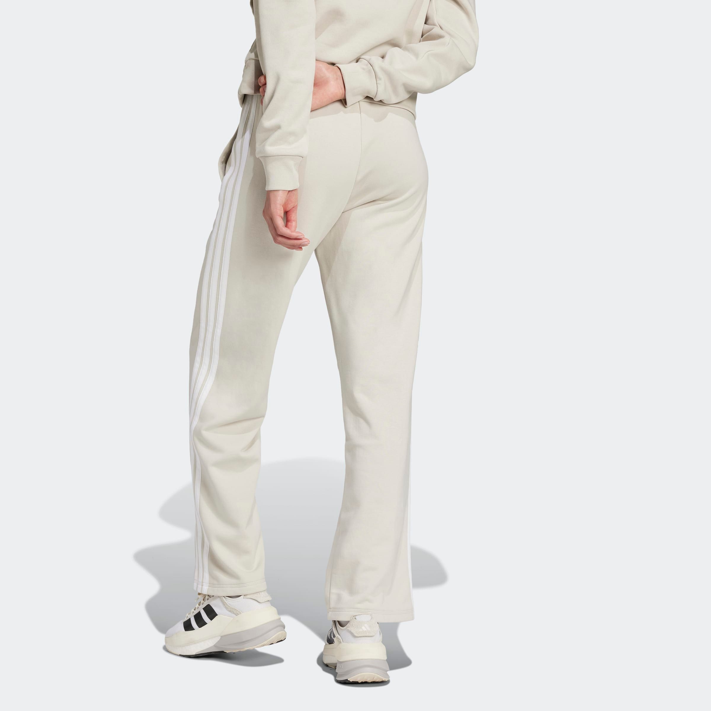 adidas Sportswear Sporthose ESSENTIALS 3-STREIFEN OPEN HEM FRENCH TERRY Reguläre Passform, aus weichem French Terry