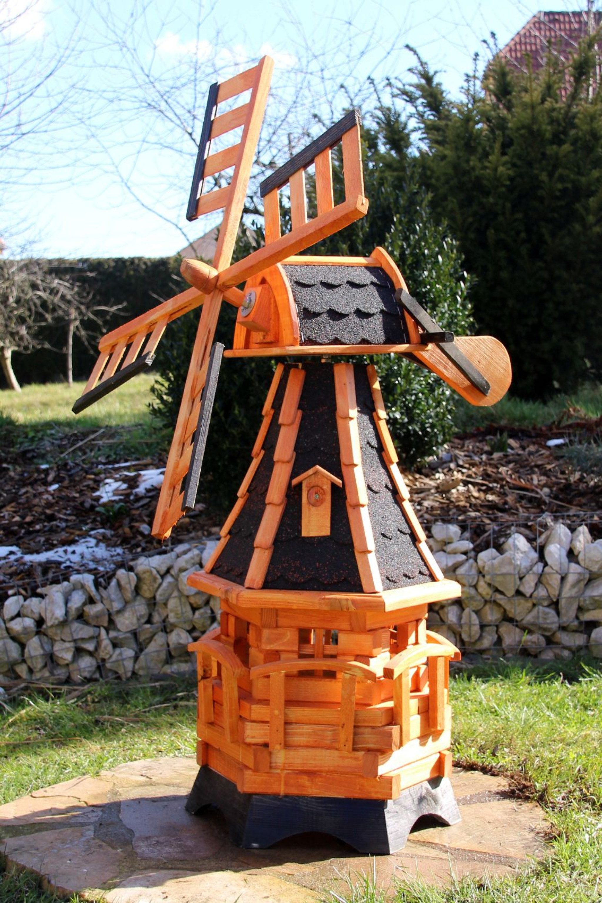 Holzdekoladen Deko-Windrad Gartenwindmühle Holz 100 cm – mit Gauben & Solarlicht