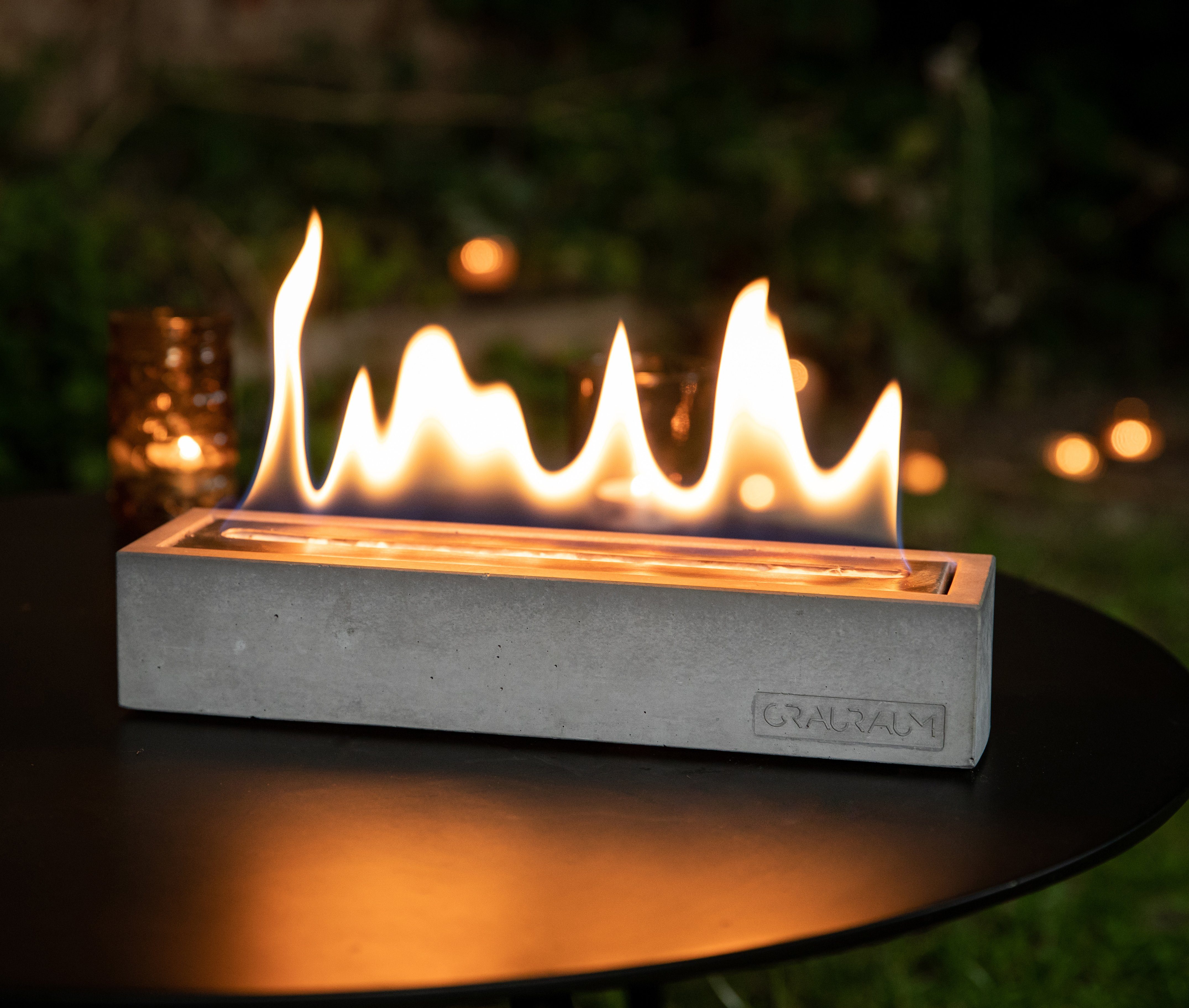 GRAURAUM Tischfeuer 'Theo' Ethanol Tischkamin (30cm), Tischfeurstelle, Dekokamin, Betonsockel